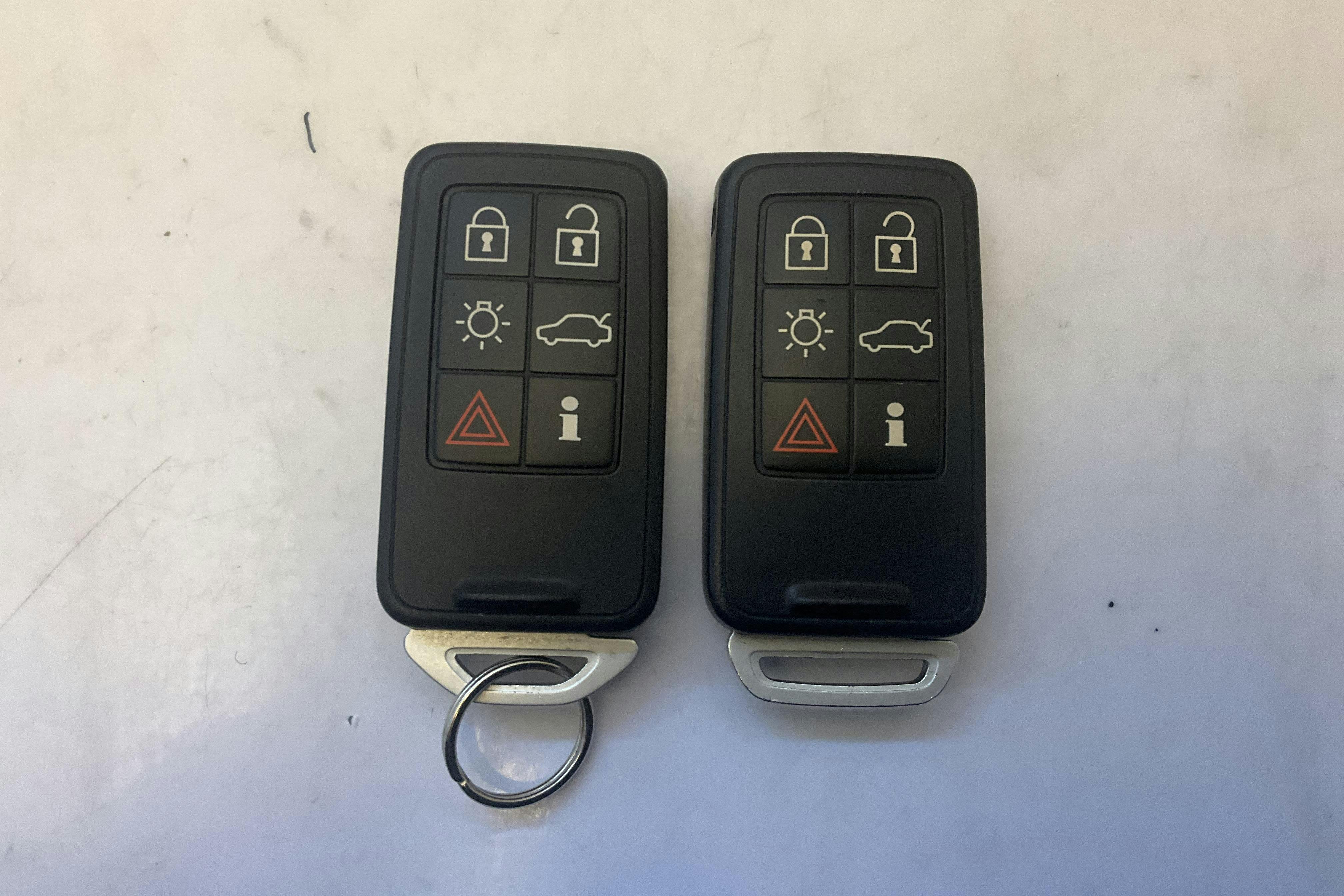 Presentationsfoto 14 av 14: Volvo V60 D3 (136hk) - 18 072 mil - Manuell - röd - 2015