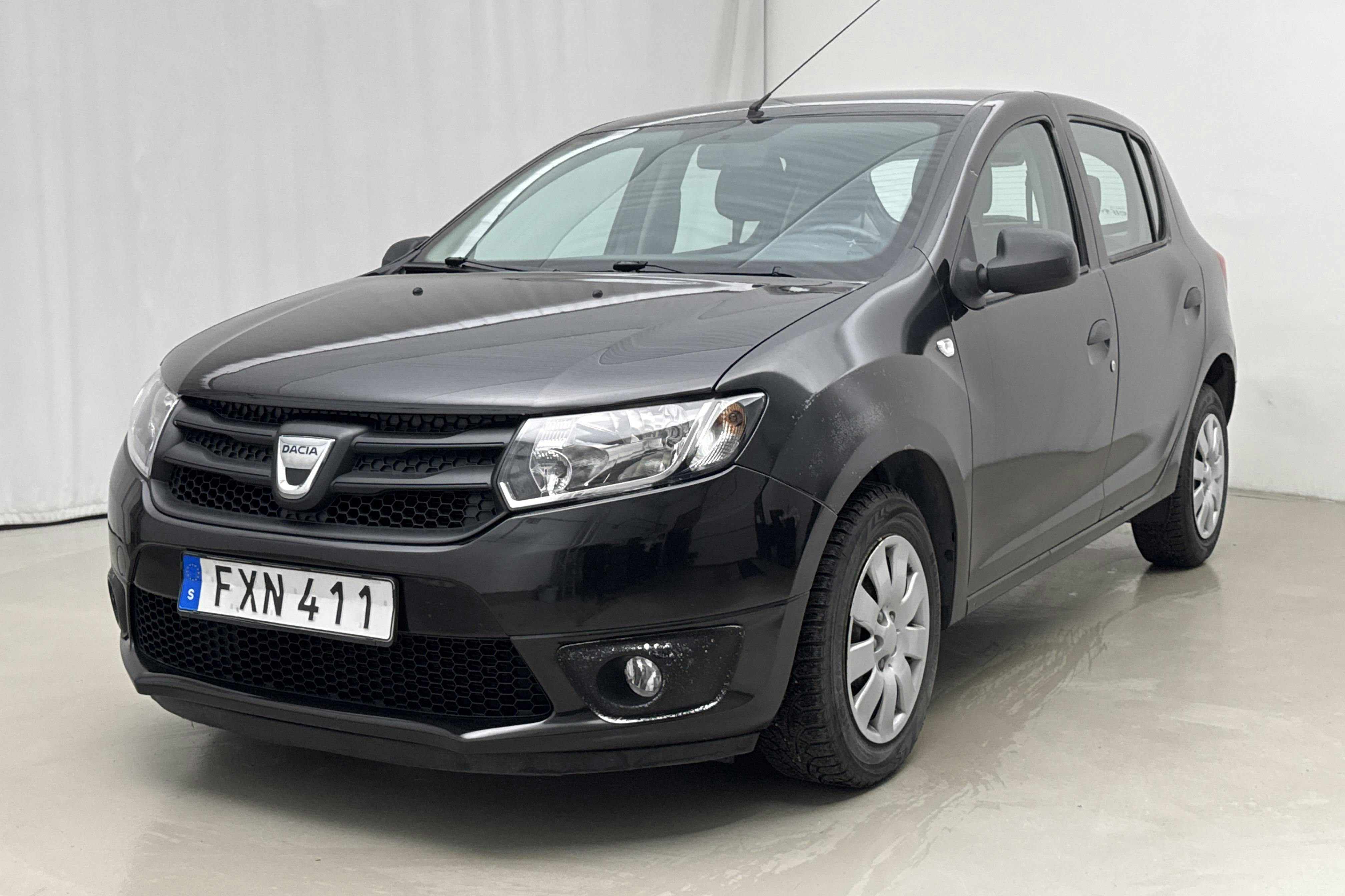 Presentation photo 1 of 16: Dacia Sandero 0.9 TCe (90hk) - 103 190 km - Manual - black - 2015
