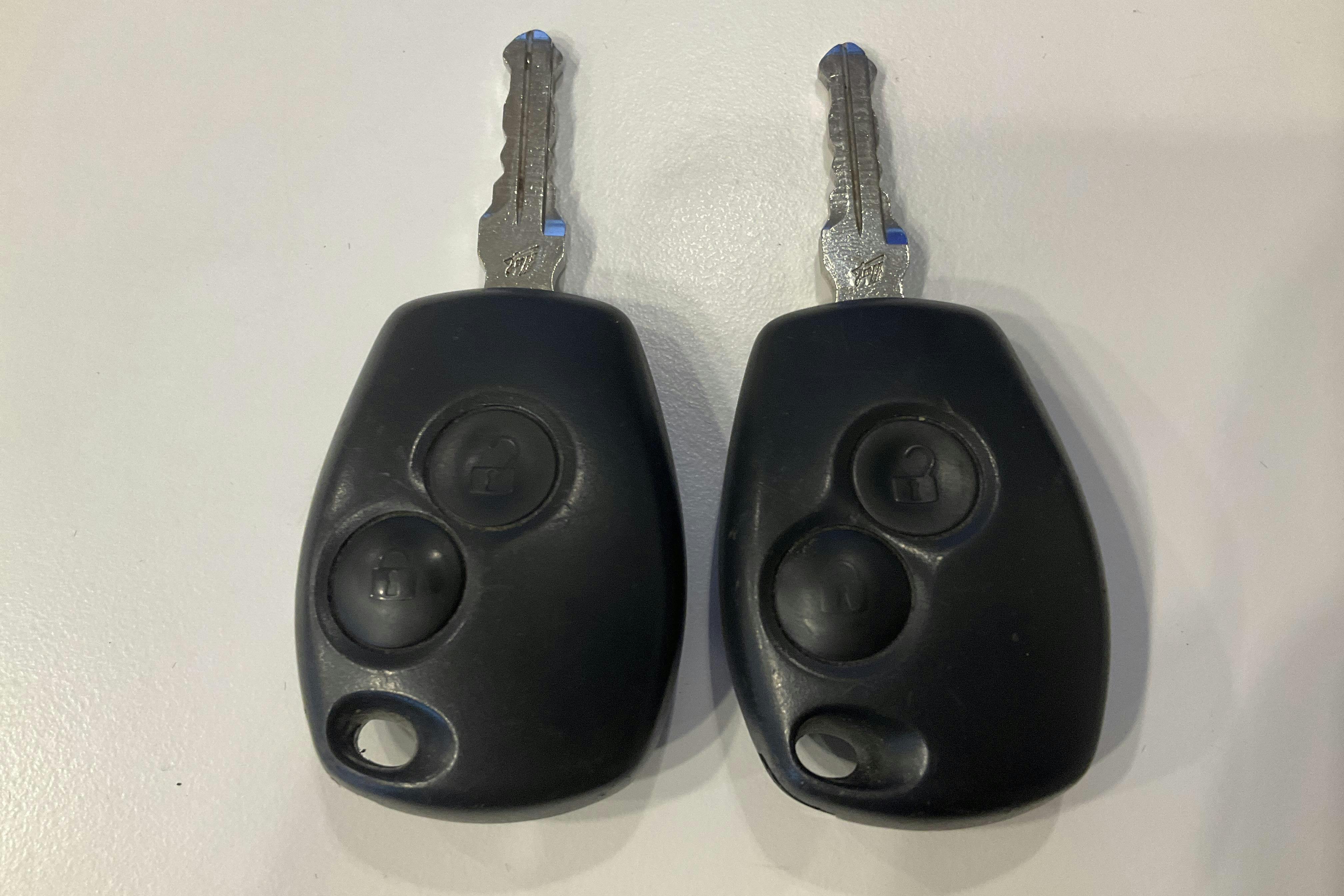 Presentation photo 16 of 16: Dacia Sandero 0.9 TCe (90hk) - 103 190 km - Manual - black - 2015