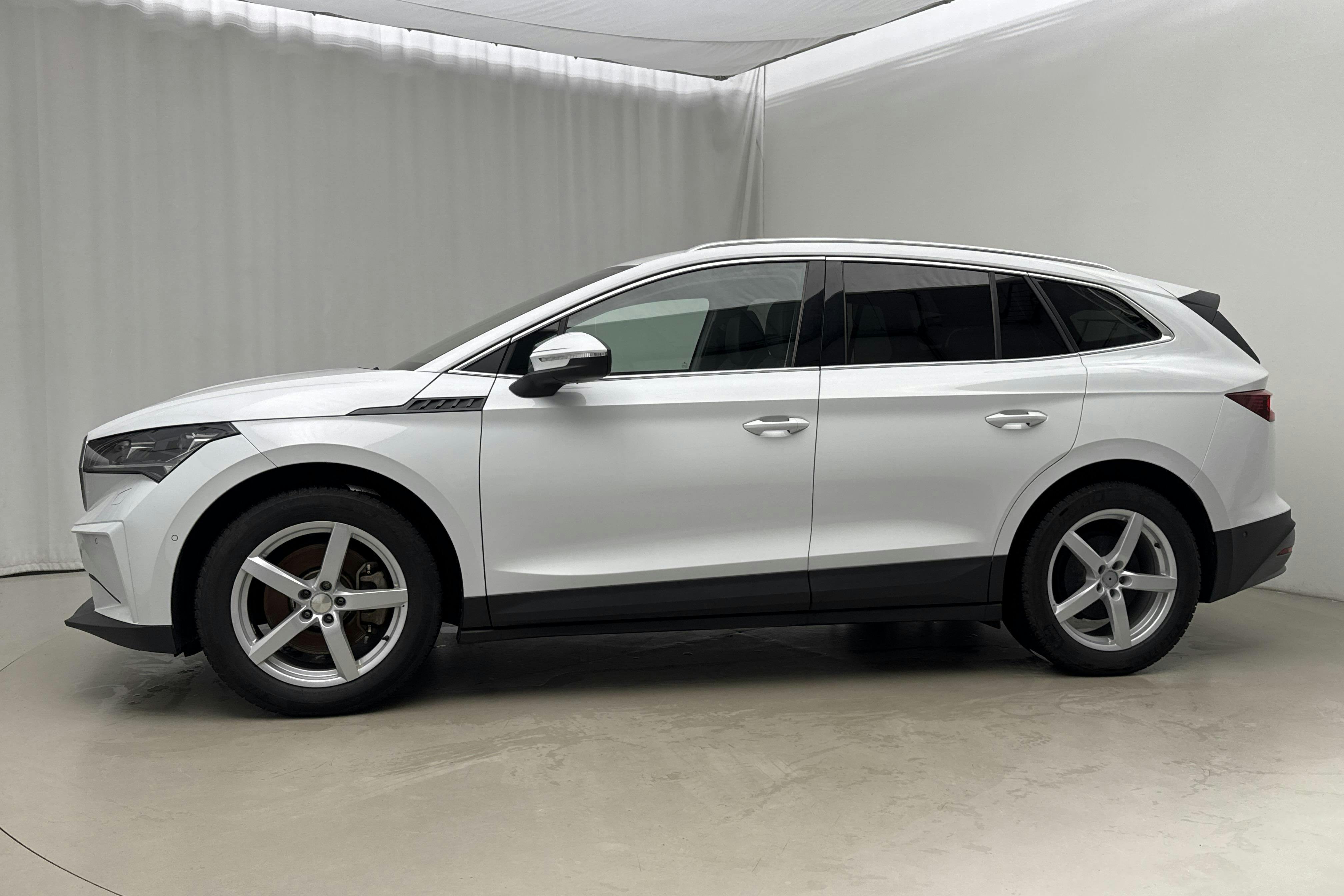 Presentationsfoto 2 av 26: Skoda Enyaq iV 80 (204hk) - 12 809 mil - Automat - vit - 2022