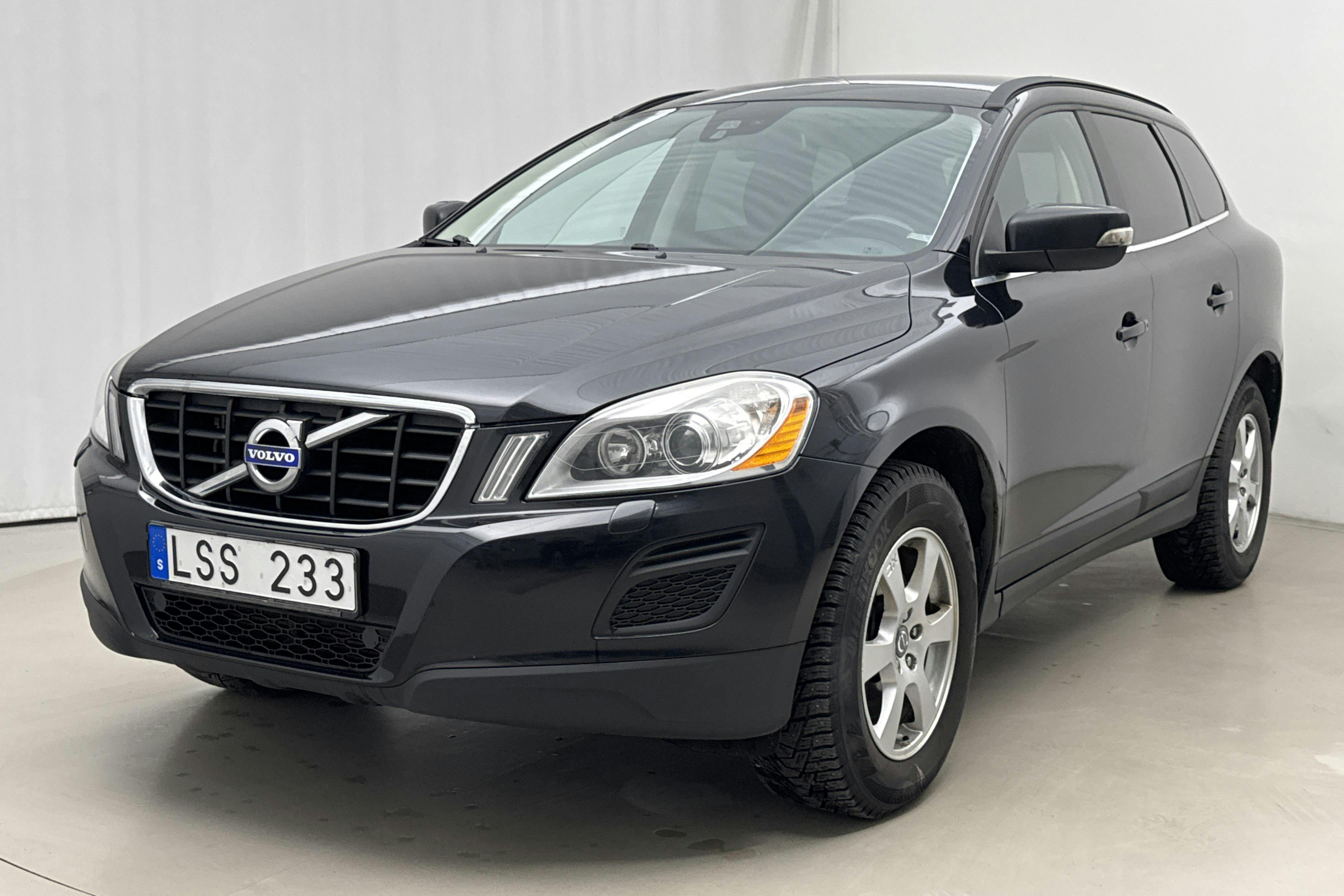 Volvo XC60 D3 2WD (163hk) - 29 400 mil - Manuell - svart - 2012