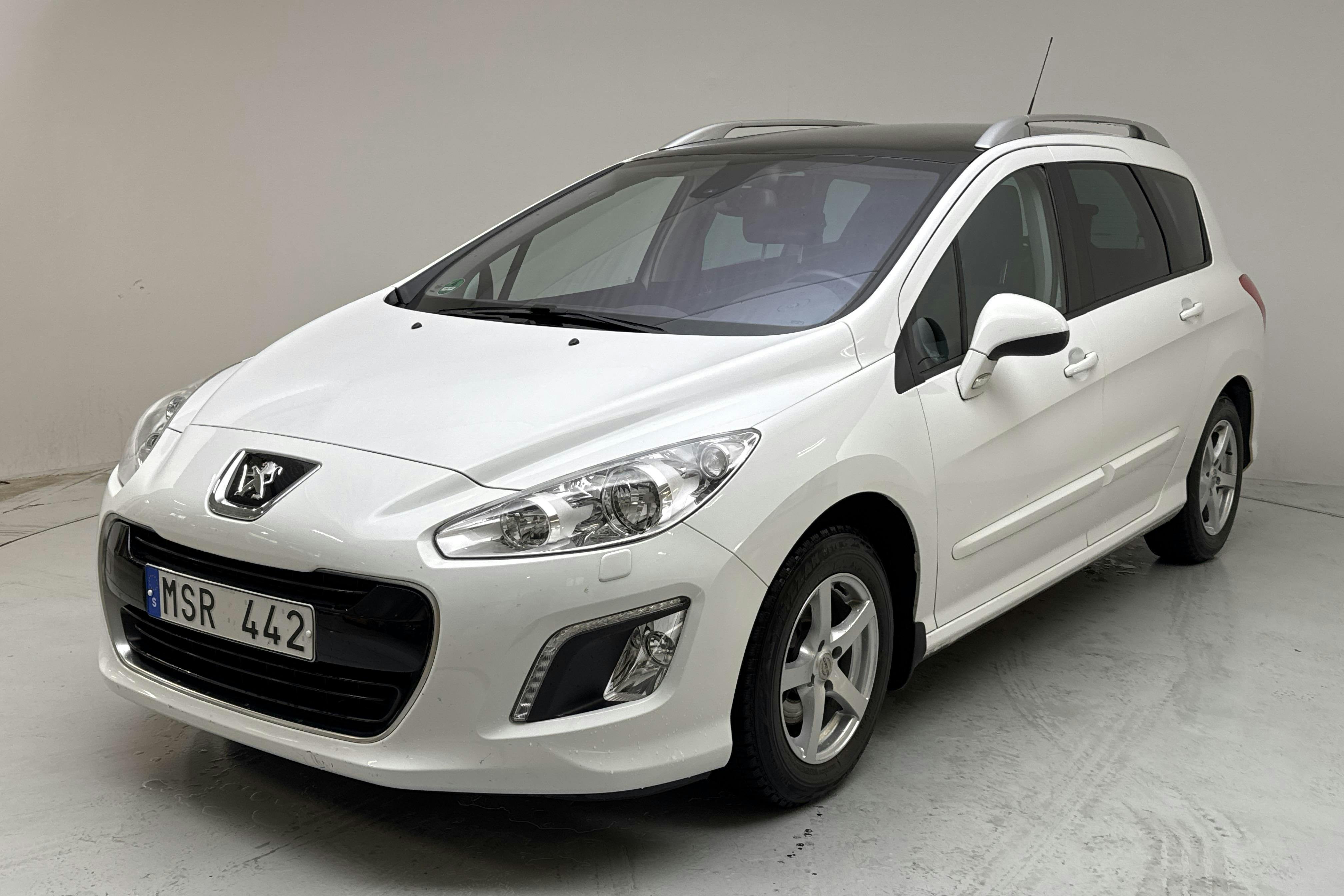 Presentation photo 1 of 13: Peugeot 308 SW 1.6 VTi (120hk) - 77 090 km - Automatic - white - 2012