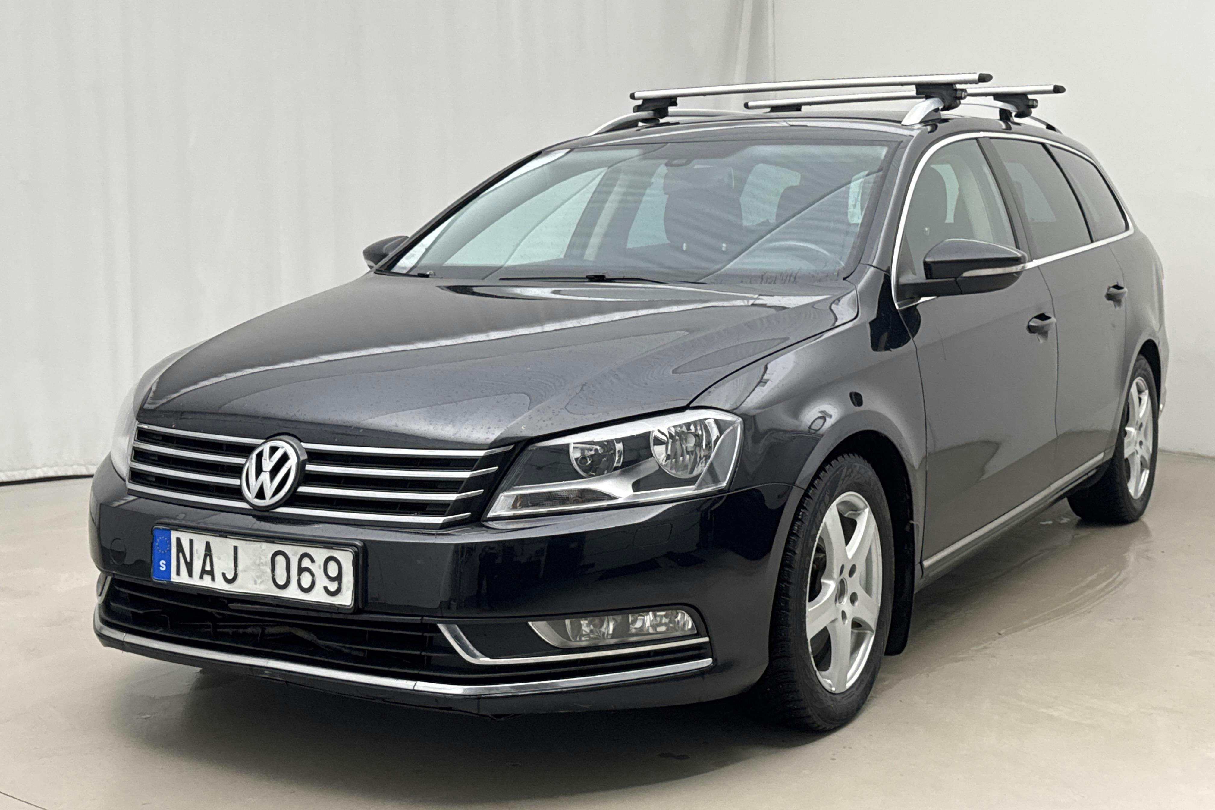 Presentationsfoto 1 av 18: VW Passat 2.0 TDI BlueMotion Technology Variant 4Motion (170hk) - 22 797 mil - Automat - svart - 2013