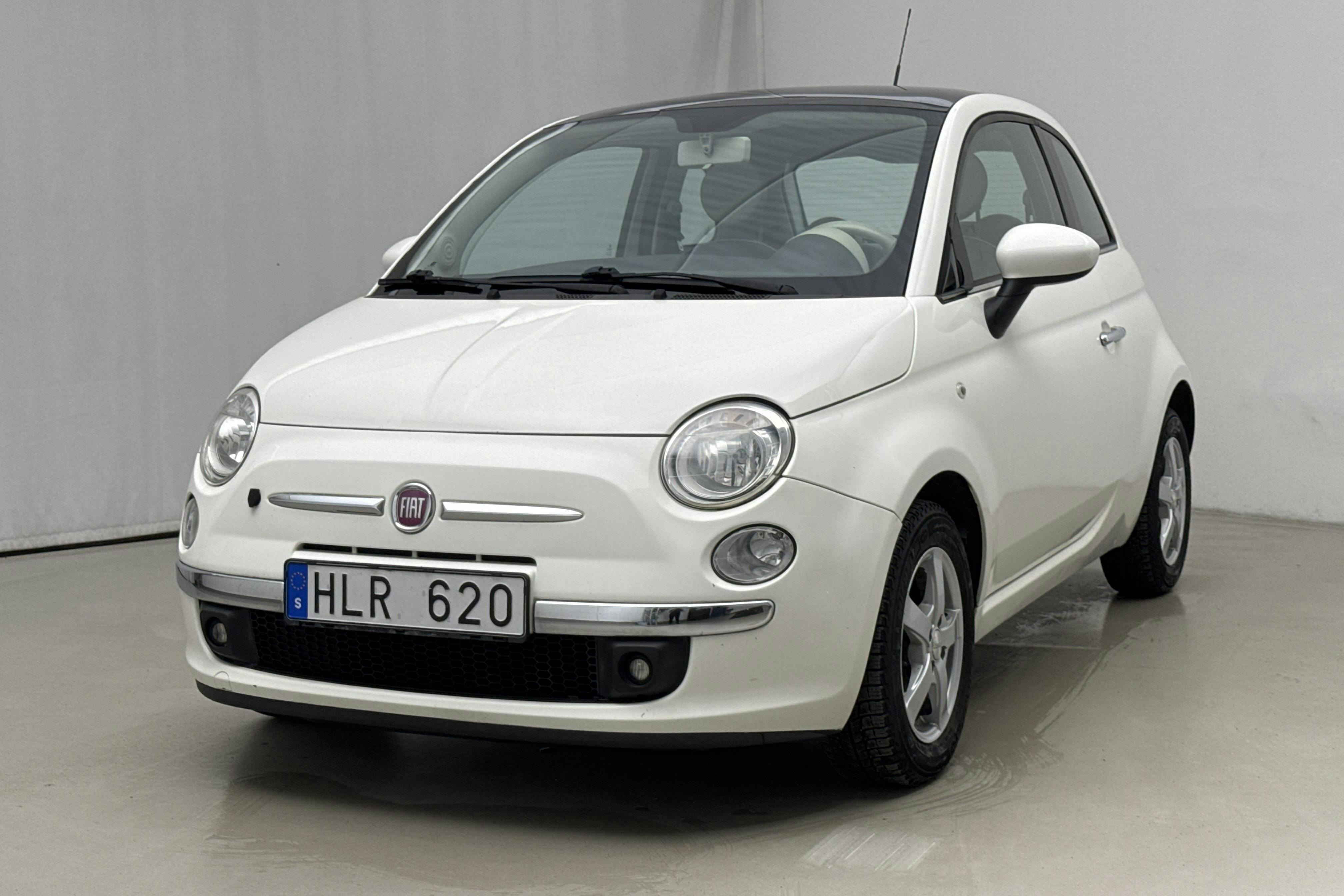 Presentation photo 1 of 18: Fiat 500 1.2 (69hk) - 111 020 km - Manual - white - 2011