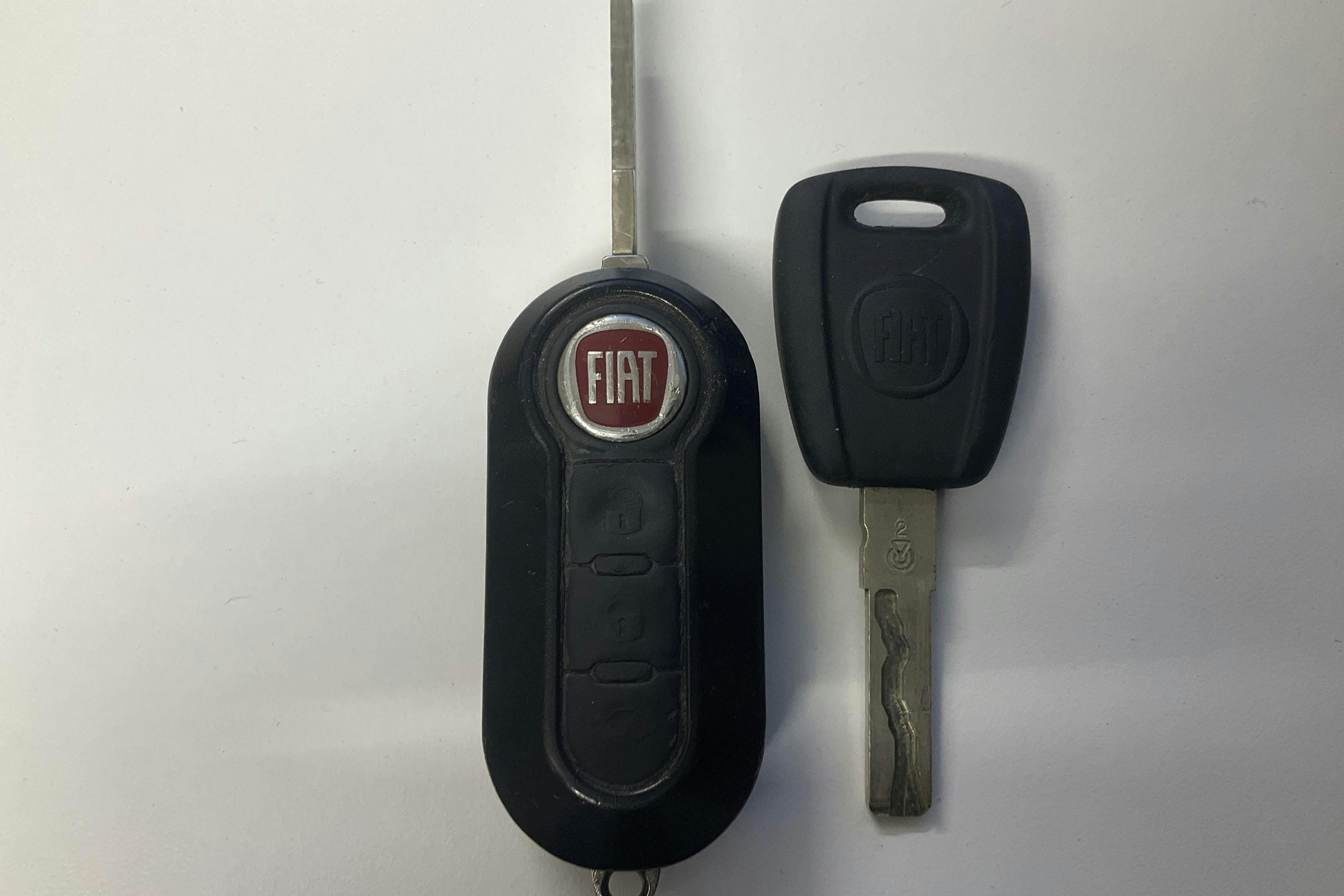 Presentation photo 18 of 18: Fiat 500 1.2 (69hk) - 111 020 km - Manual - white - 2011