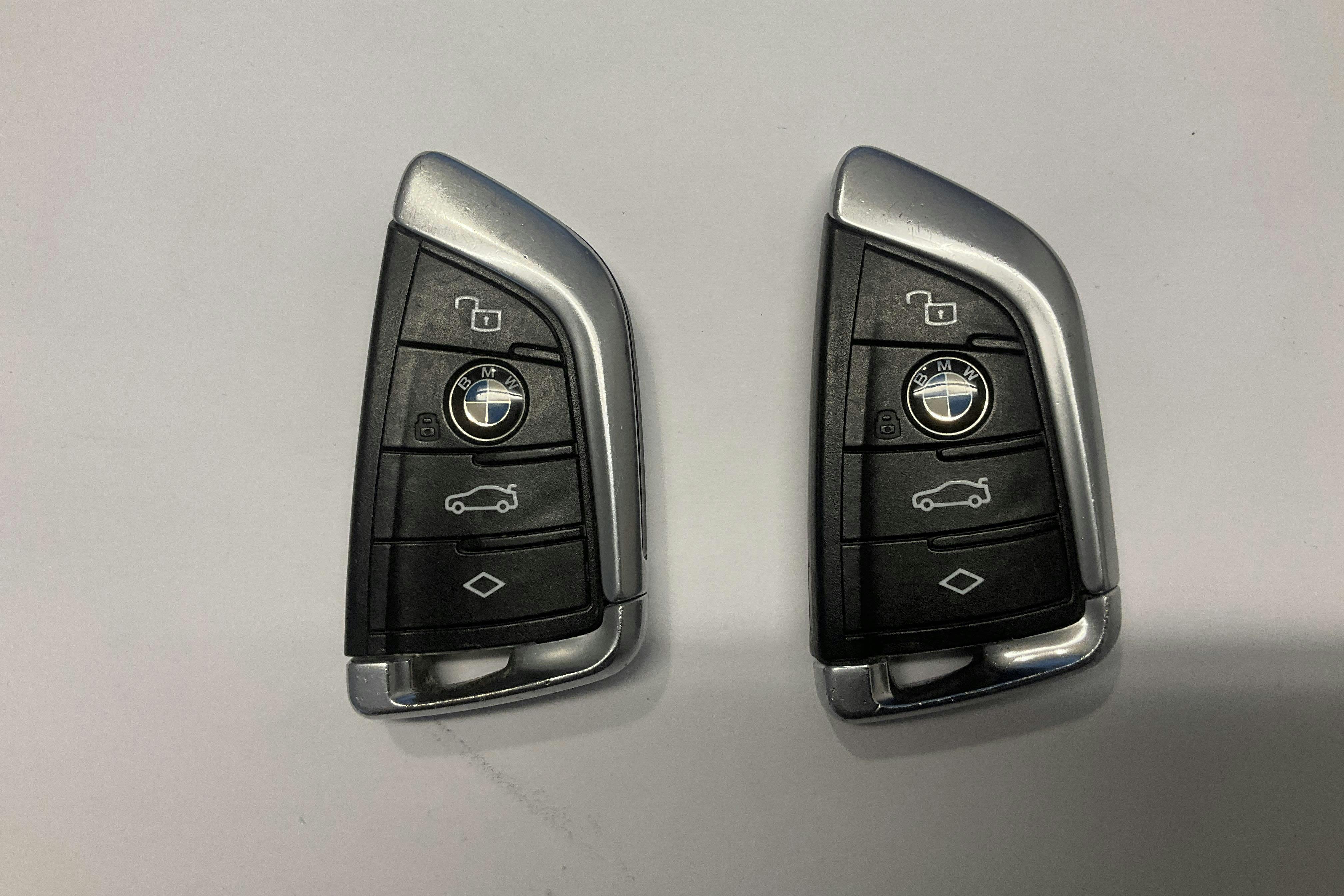 Presentationsfoto 16 av 16: BMW 320d xDrive Touring, G21 (190hk) - 14 034 mil - Automat - svart - 2020