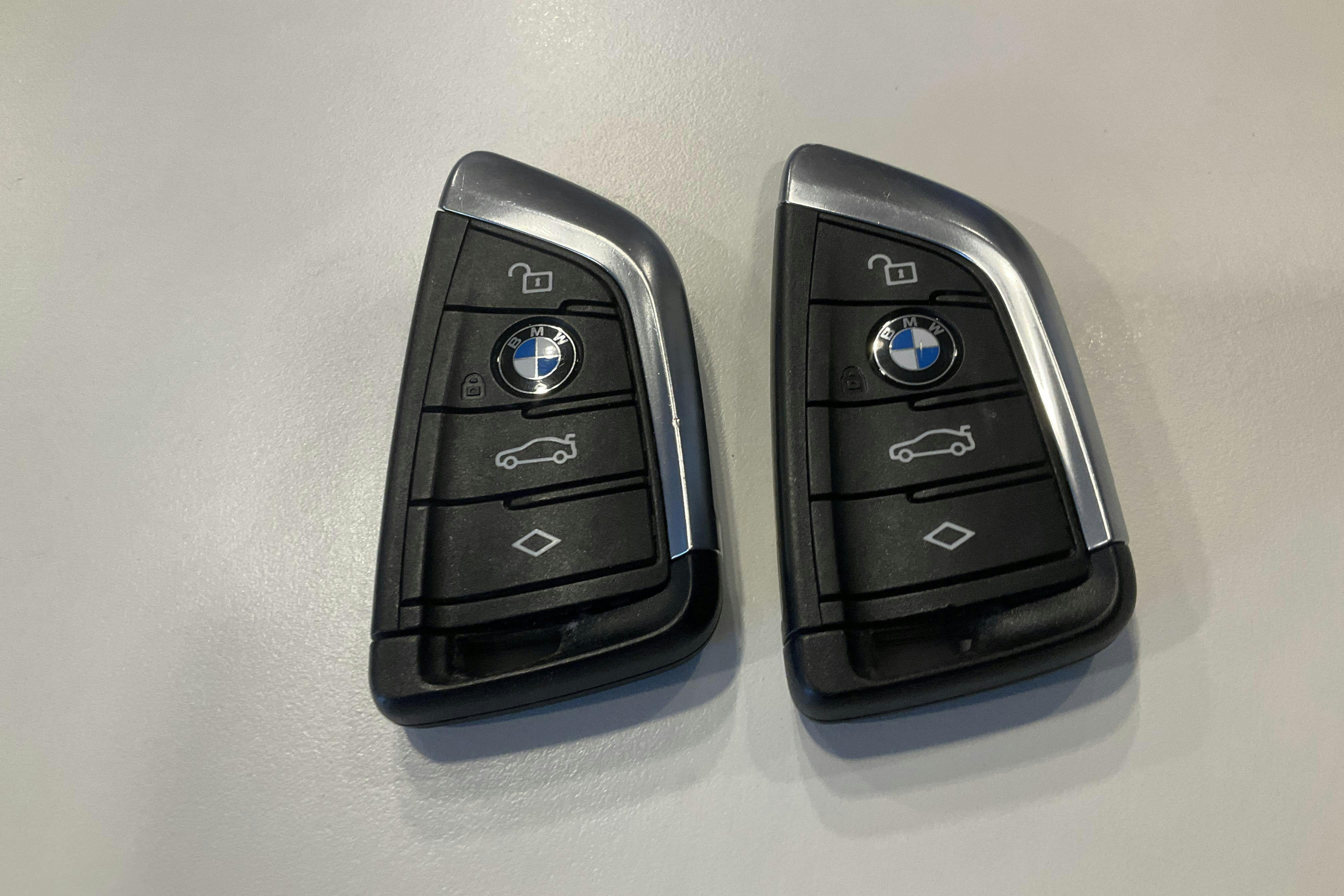 Presentationsfoto 25 av 25: BMW iX3 LCI, G08 (286hk) - 7 265 mil - Automat - vit - 2022