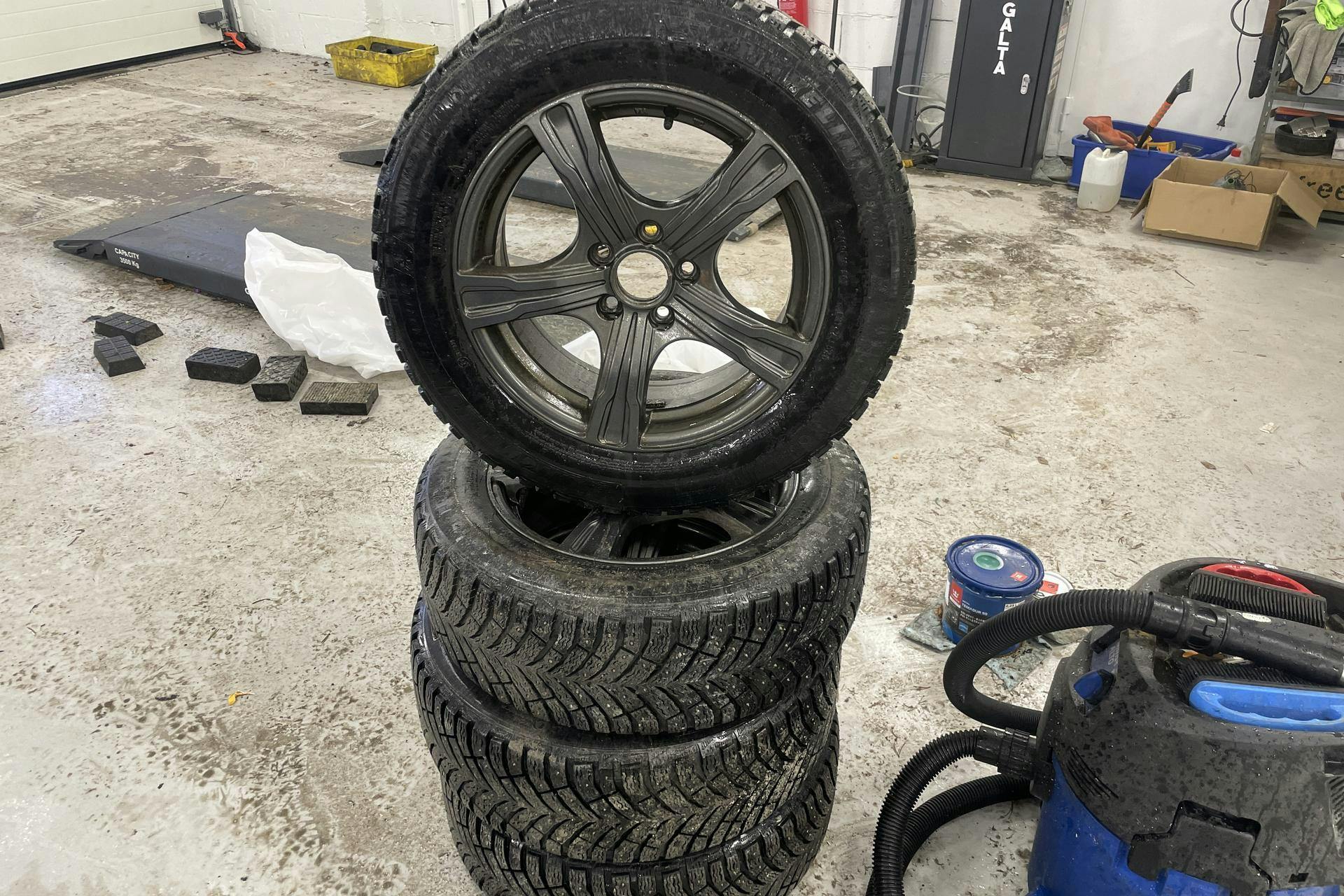 Presentation photo 21 of 21: Volvo V60 D5 AWD (215hk) - 139 850 km - Automatic - blue - 2015