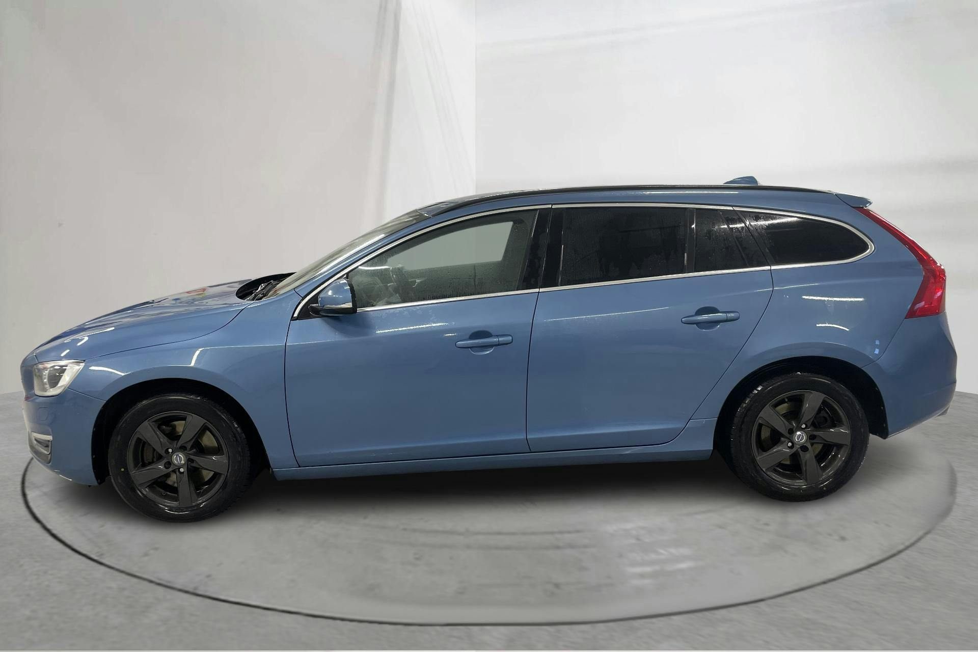 Presentation photo 2 of 21: Volvo V60 D5 AWD (215hk) - 139 850 km - Automatic - blue - 2015