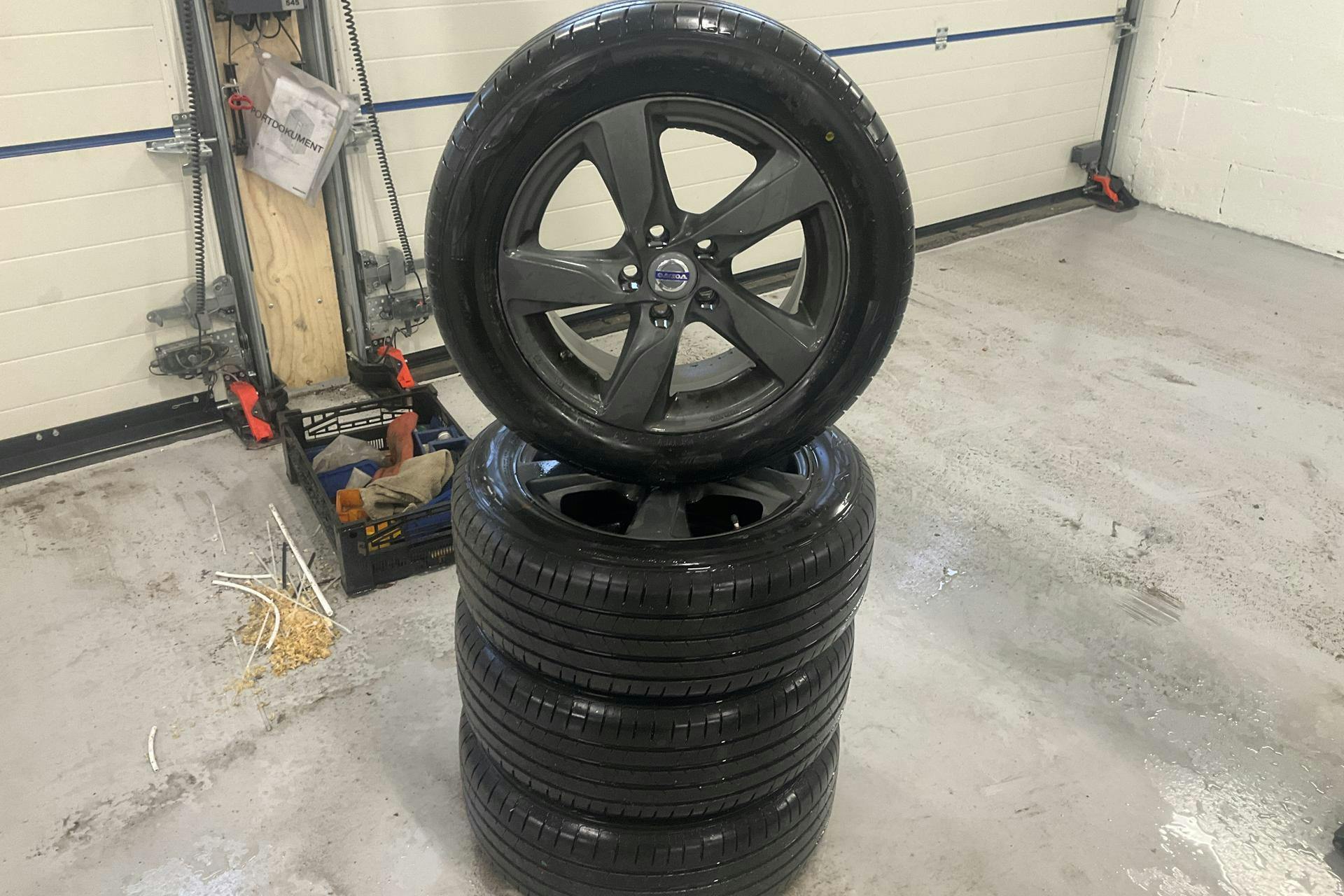 Presentationsfoto 21 av 21: Volvo V60 D5 AWD (215hk) - 13 985 mil - Automat - blå - 2015