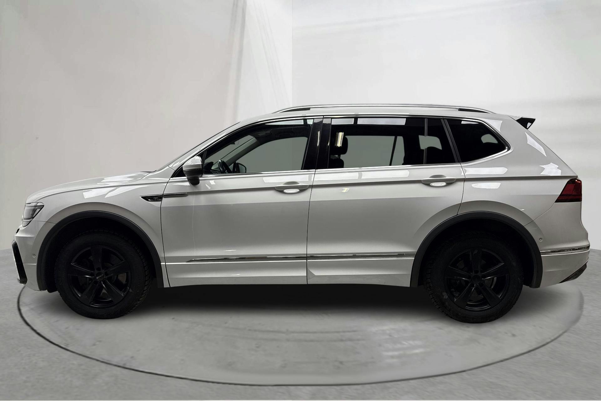 Presentationsfoto 2 av 15: VW Tiguan Allspace 2.0 TDI 4MOTION (190hk) - 29 850 mil - Automat - vit - 2020