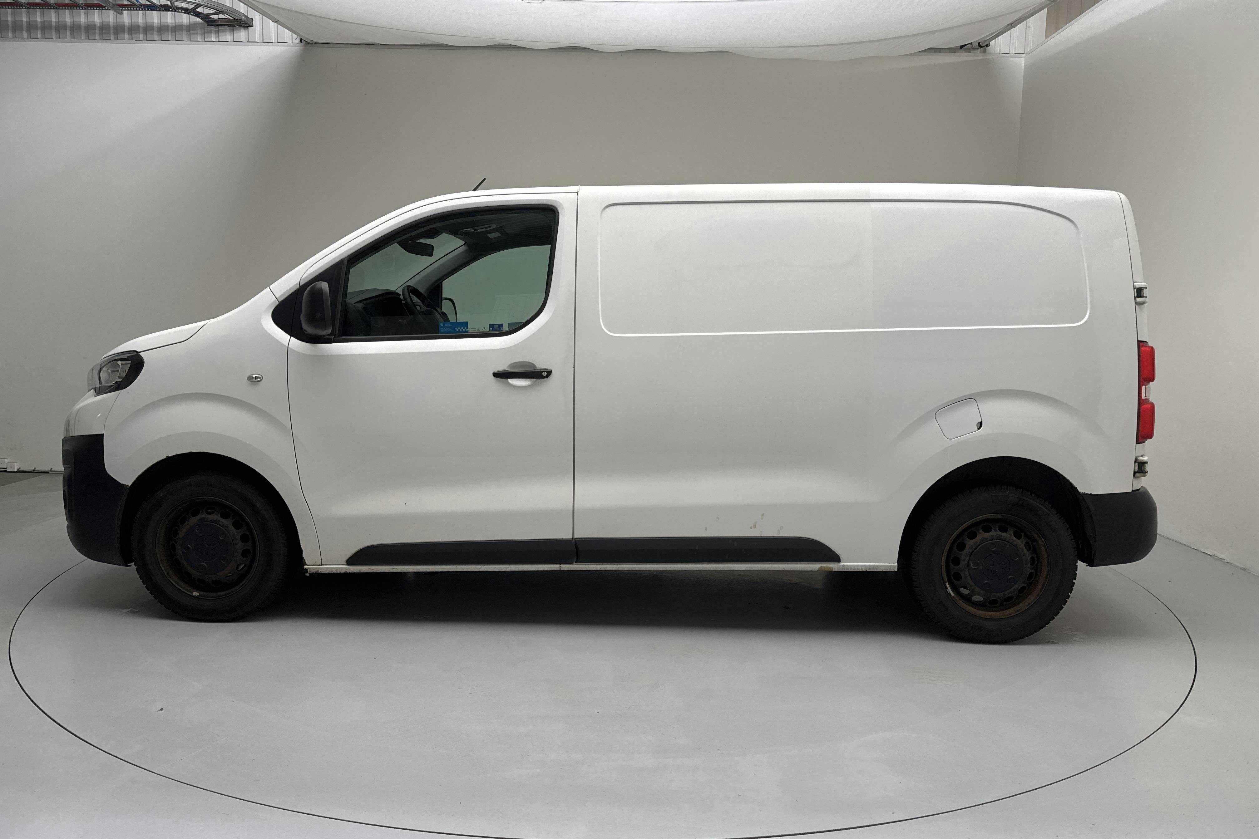 Presentationsfoto 2 av 13: Peugeot Expert BlueHDi Skåp (122hk) - 22 527 mil - Manuell - vit - 2017