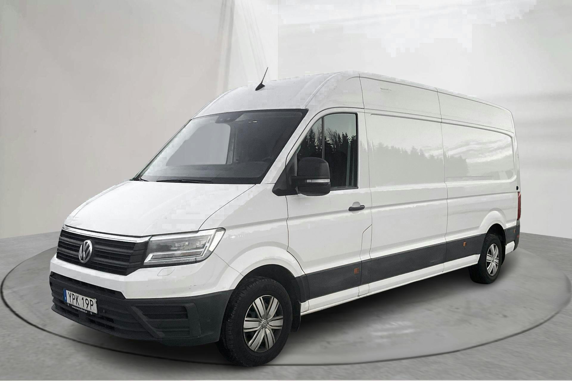 Presentation photo 1 of 14: VW Crafter 35 2.0 TDI Skåp (177hk) - 155 250 km - Automatic - white - 2022