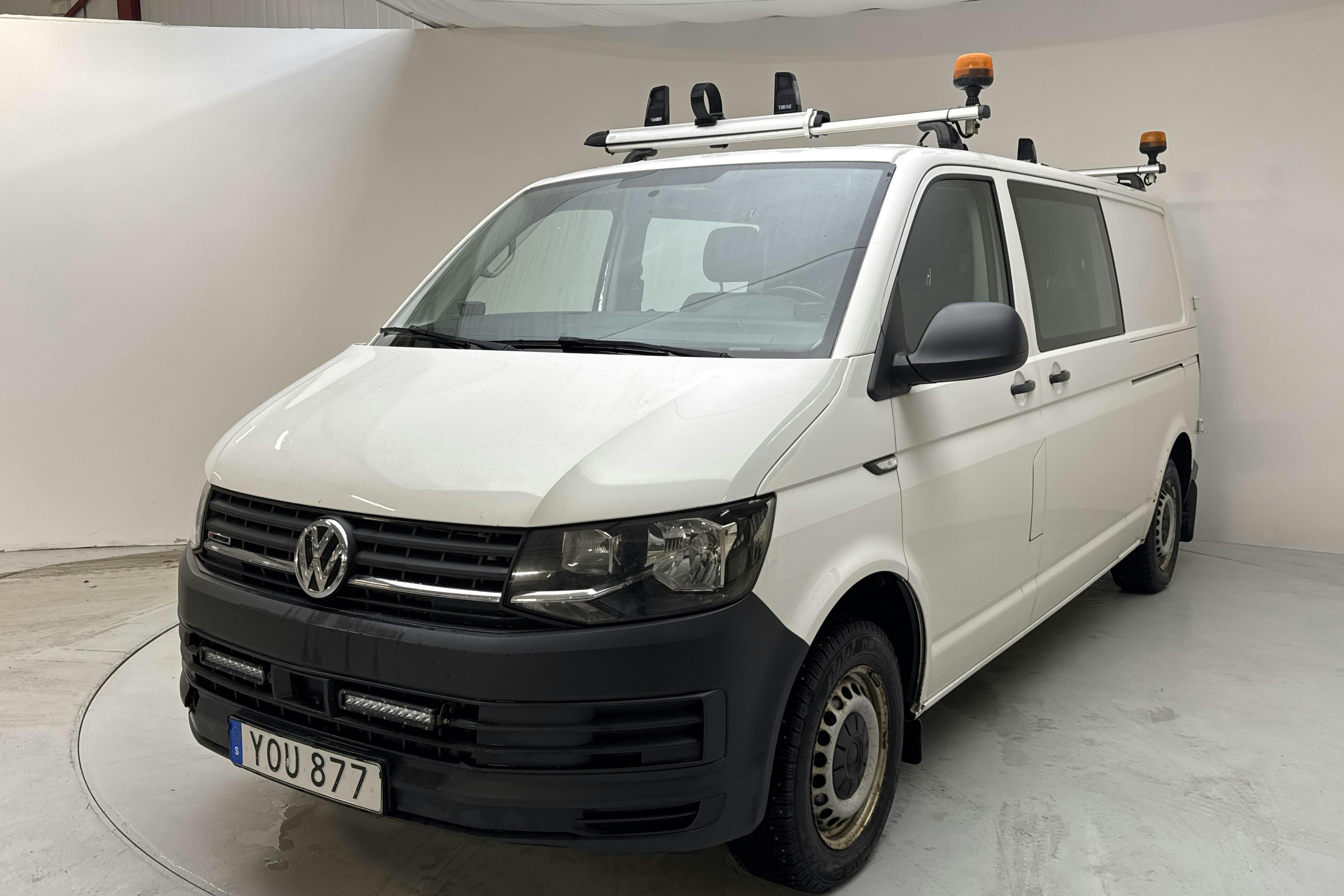 Presentationsfoto 1 av 12: VW Transporter T6 2.0 TDI BMT Skåp 4MOTION (150hk) - 14 905 mil - Manuell - vit - 2018