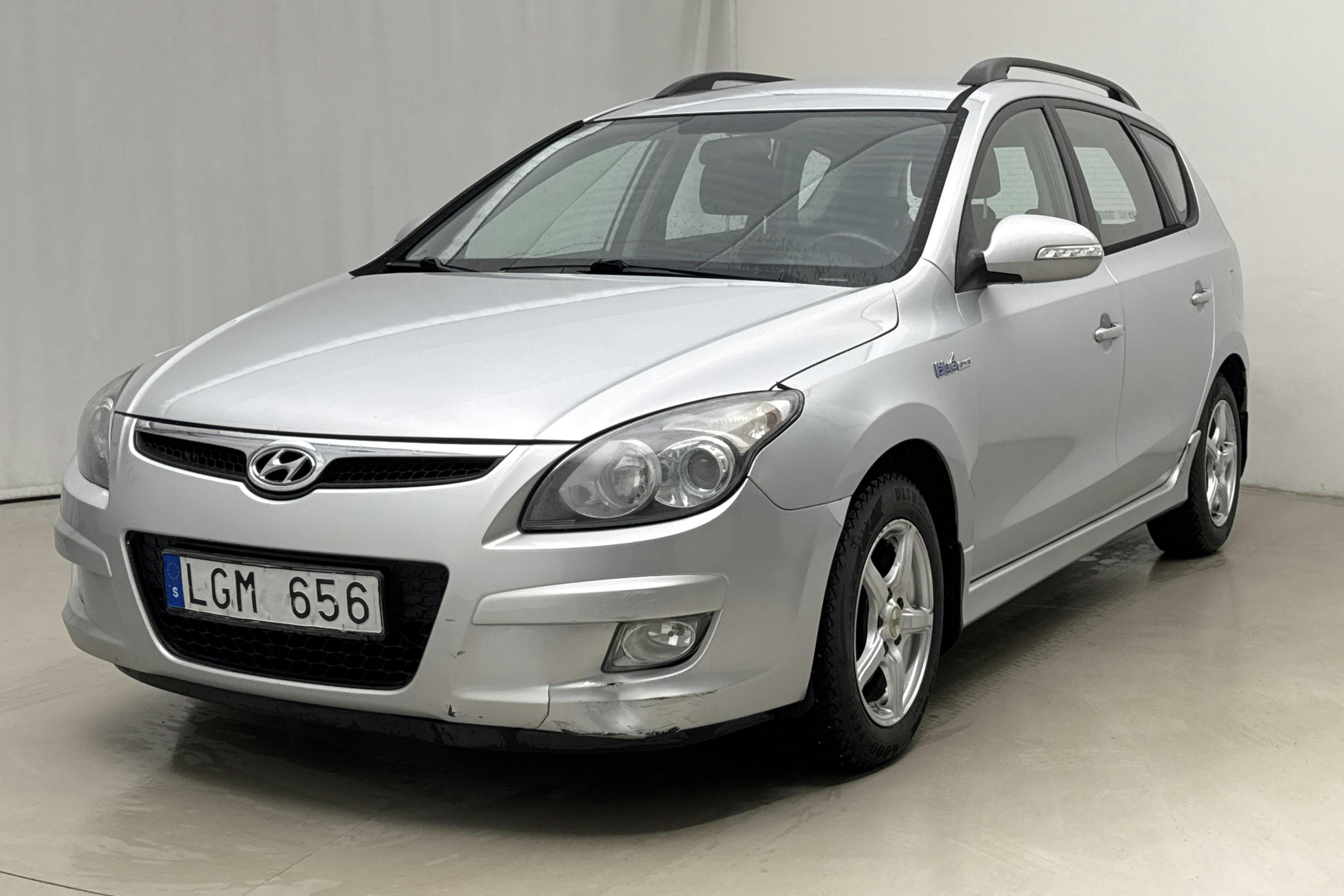Hyundai i30 1.6 CRDi Kombi (115hk) - 169 480 km - Manual - silver - 2011