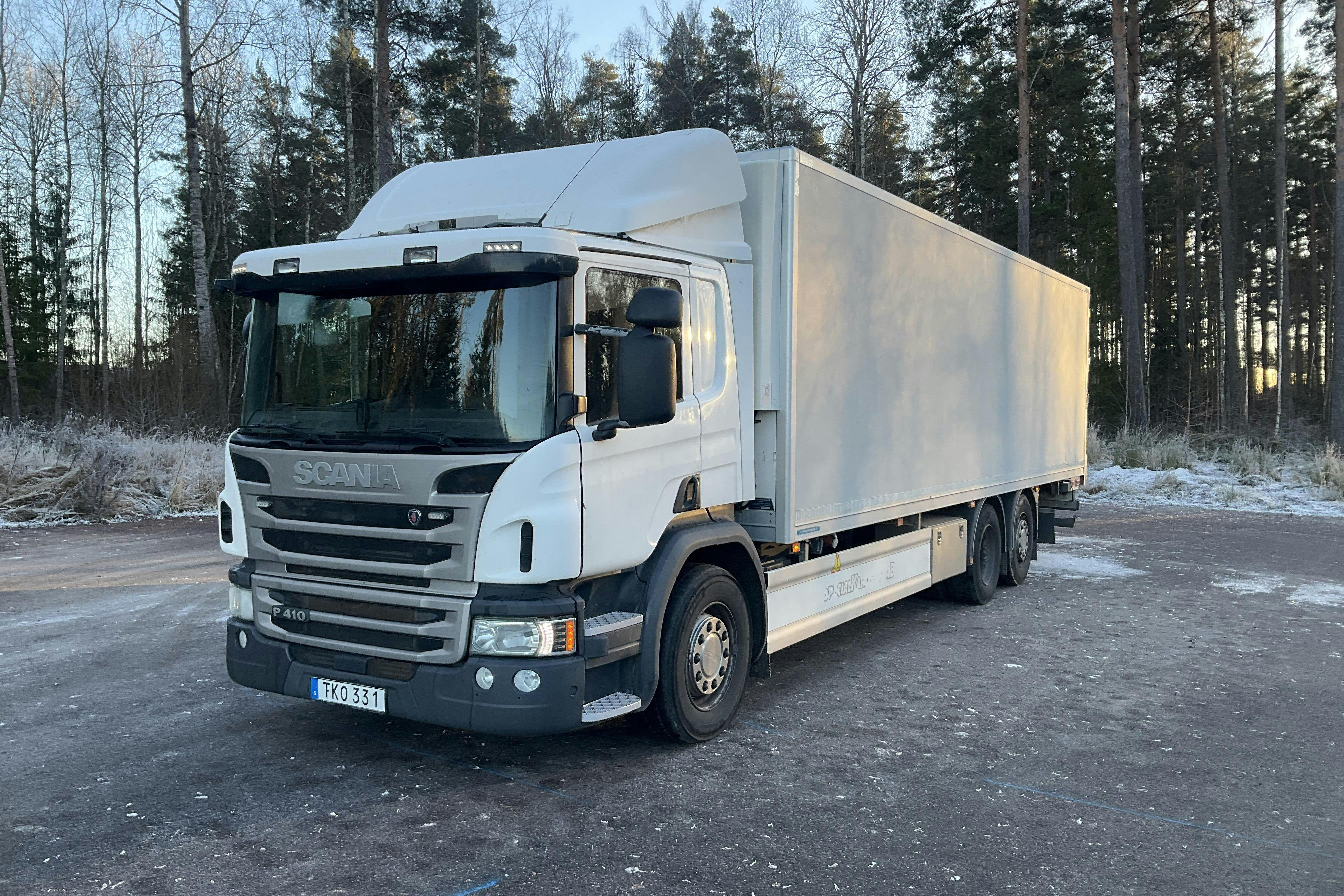 Presentation photo 1 of 41: Scania P410 - 567 323 km - Automatic - white - 2015