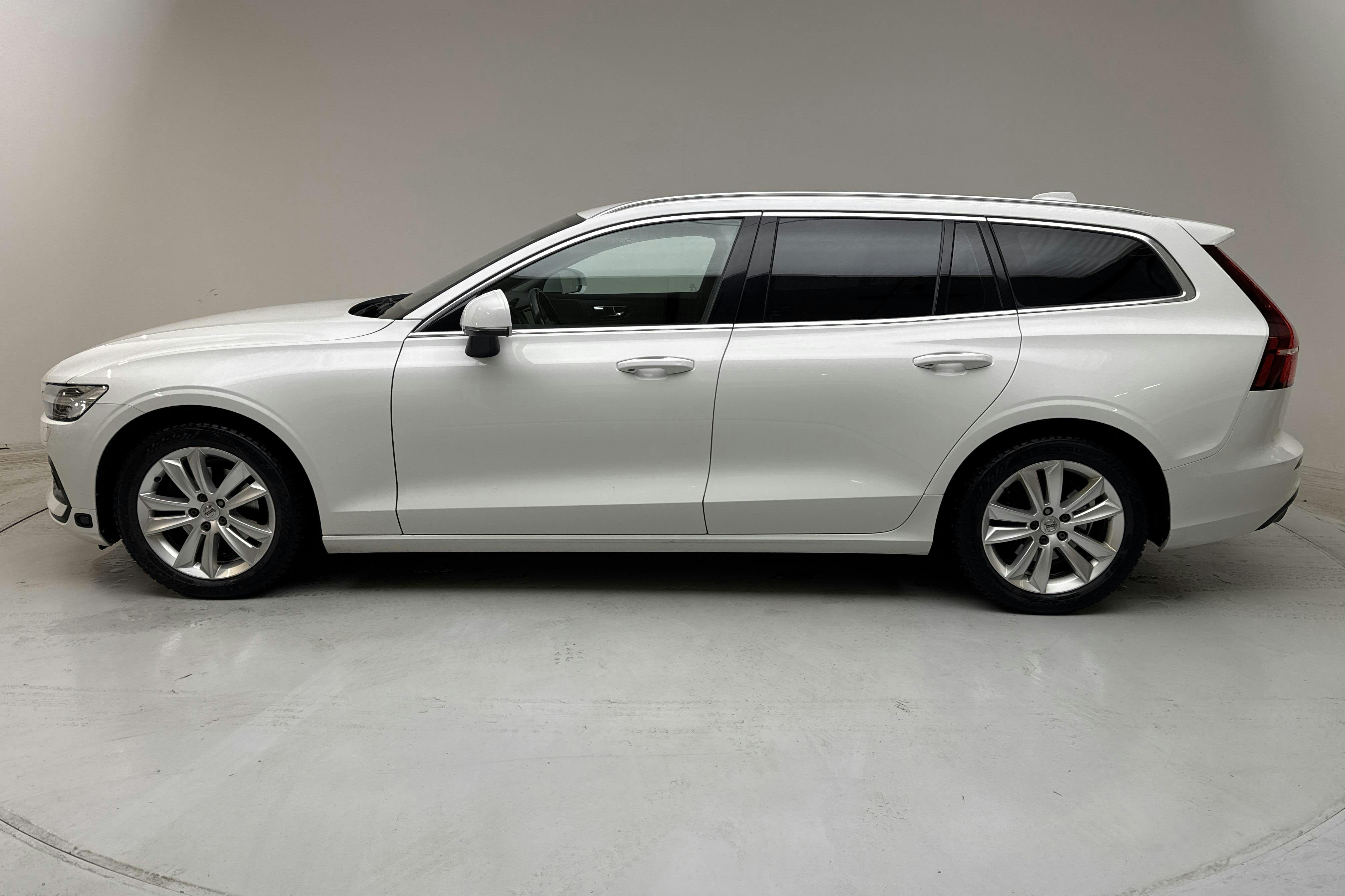Presentation photo 2 of 14: Volvo V60 D4 (190hk) - 99 330 km - Automatic - white - 2021