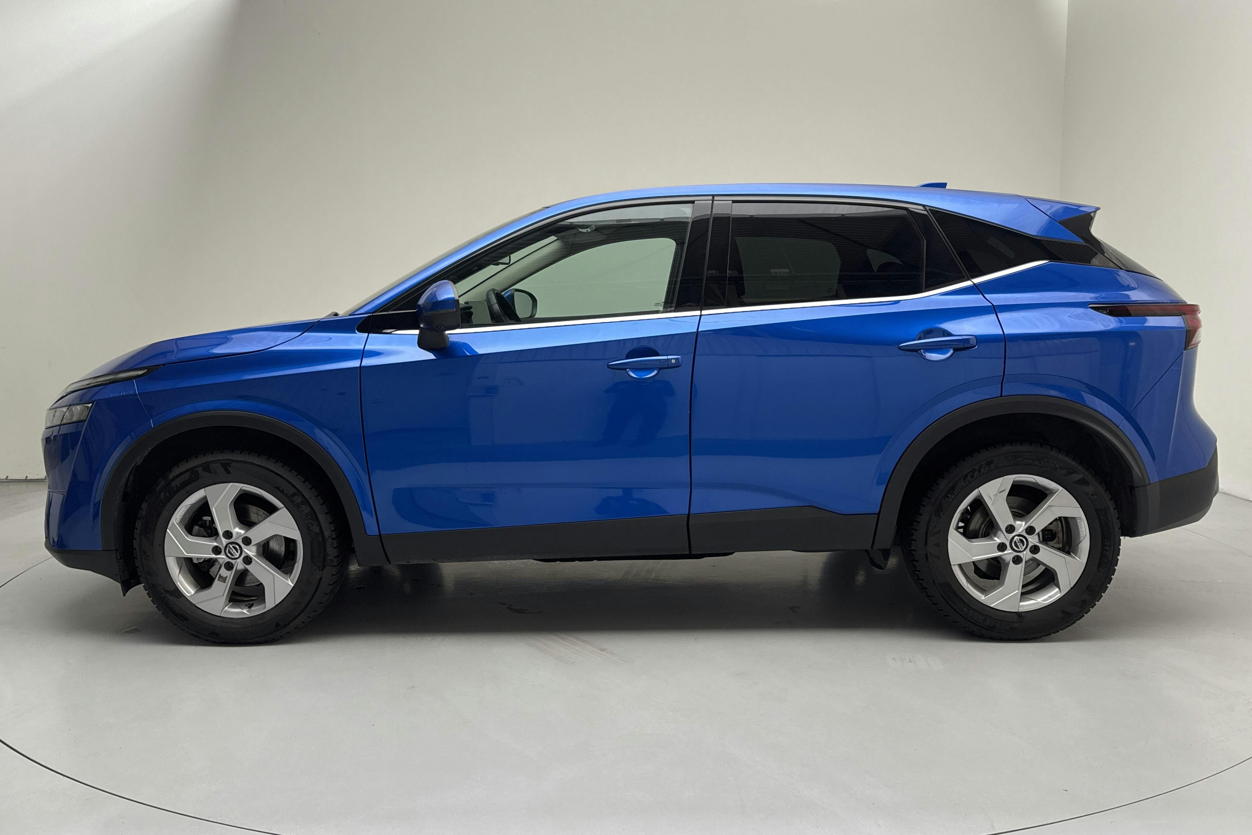 Presentationsfoto 2 av 14: Nissan Qashqai 1.3 MHEV (158hk) - 4 956 mil - Automat - blå - 2022