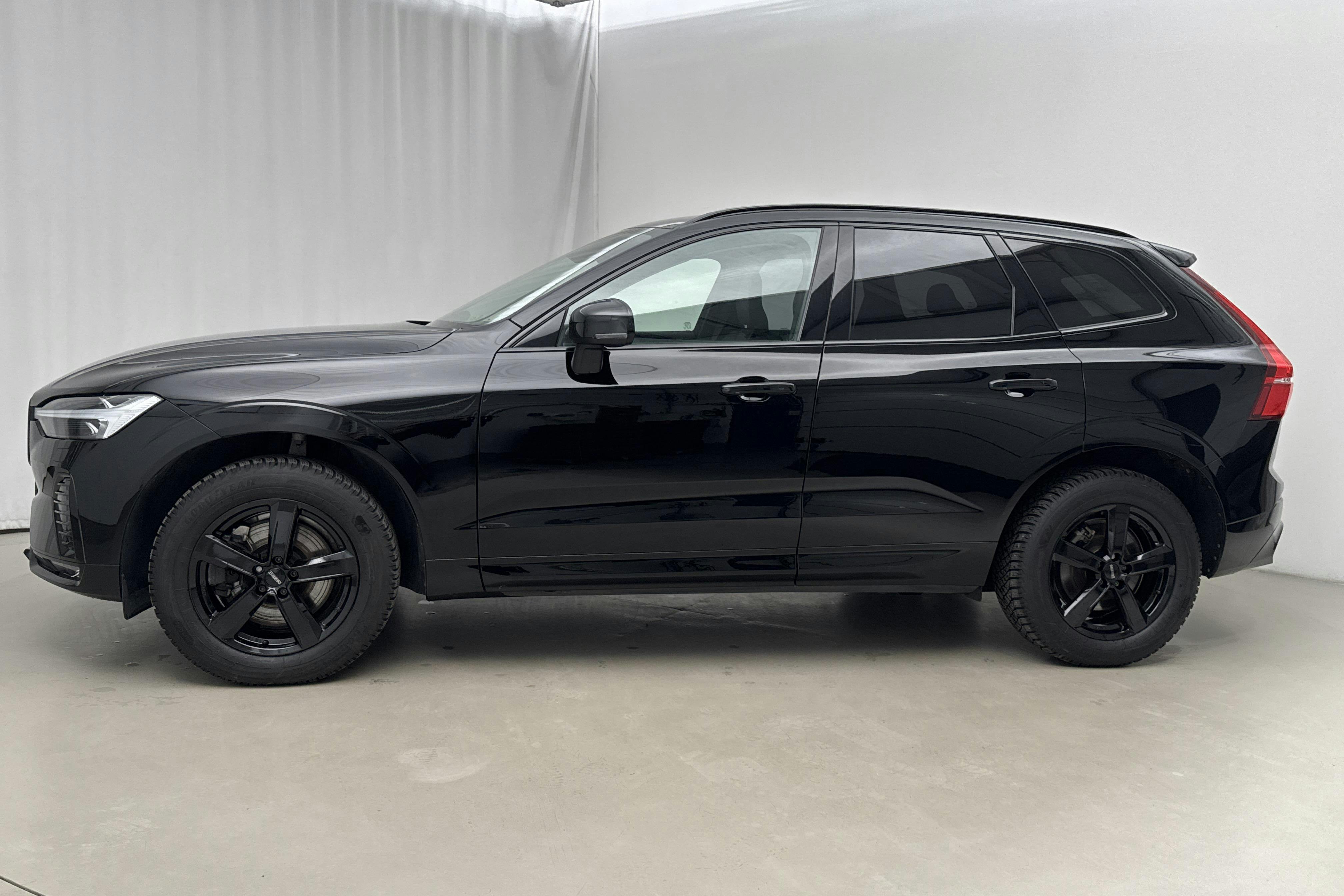 Esitlusfoto 1 aadressil 20: Volvo XC60 B4 AWD Mildhybrid, Diesel (197hk) - 39 550 km - Automaatne - must - 2023