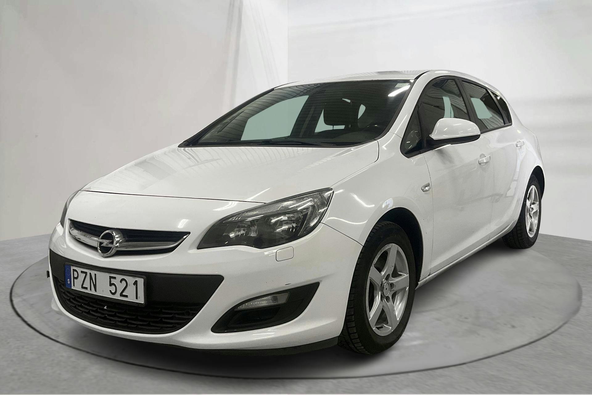 Presentation photo 1 of 11: Opel Astra 1.7 CDTI ecoFLEX 5dr (110hk) - 175 990 km - Manual - white - 2013