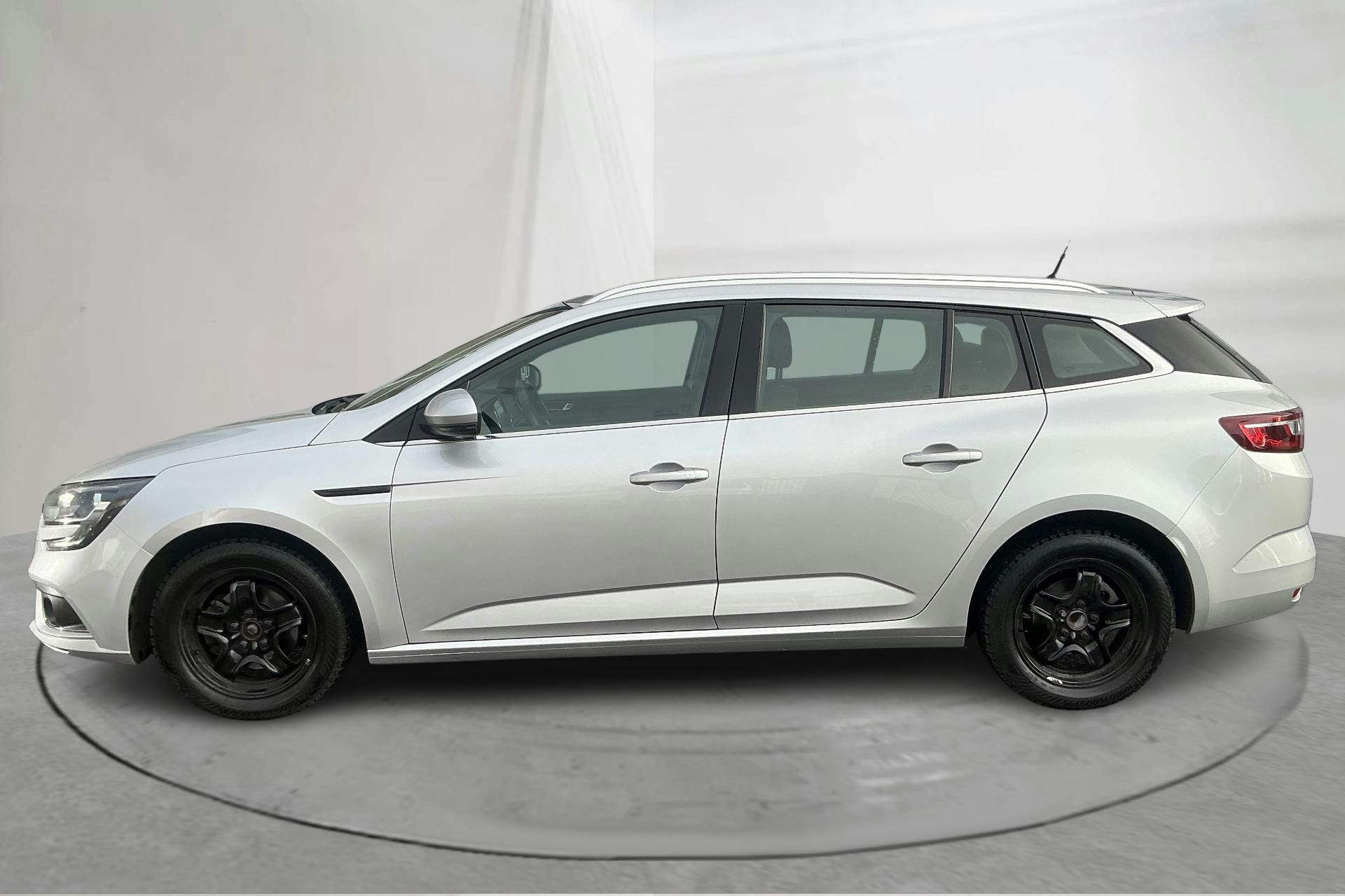 Presentationsfoto 2 av 13: Renault Mégane 1.5 dCi Sport Tourer (115hk) - 8 237 mil - Manuell - silver - 2020