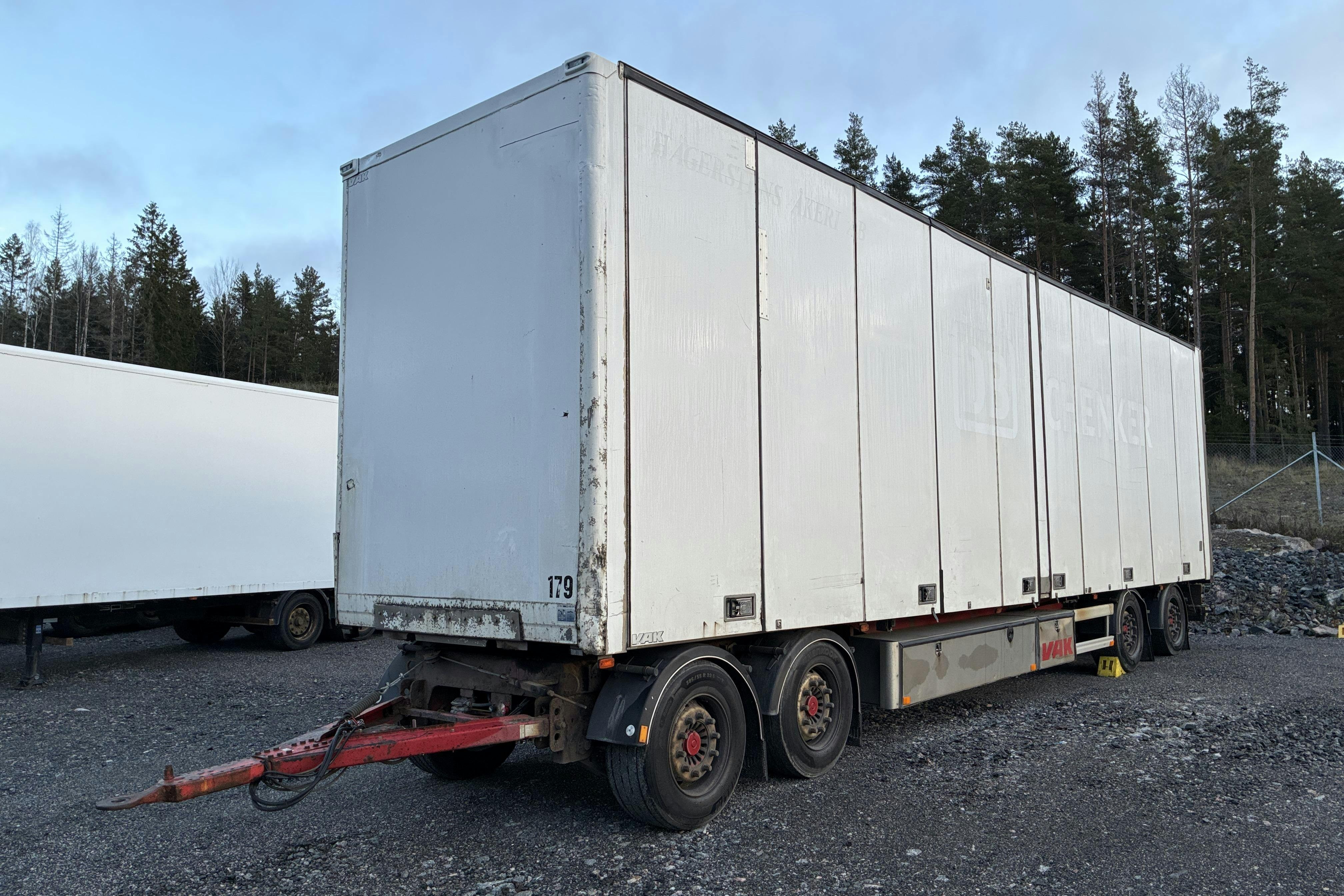 Presentationsfoto 1 av 130: VAK V-4-40 - 0 km - vit - 2009