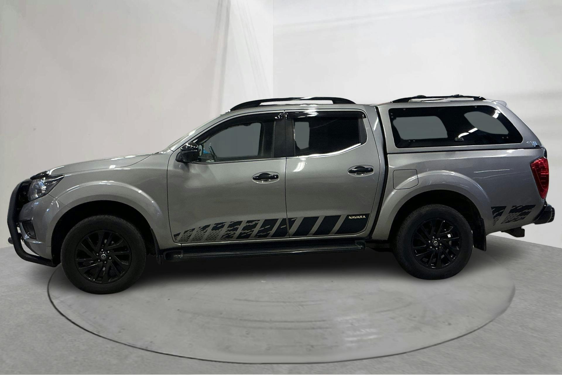 Presentation photo 2 of 18: Nissan Navara 2.3 dCi 4x4 (190hk) - 142 970 km - Automatic - gray - 2019