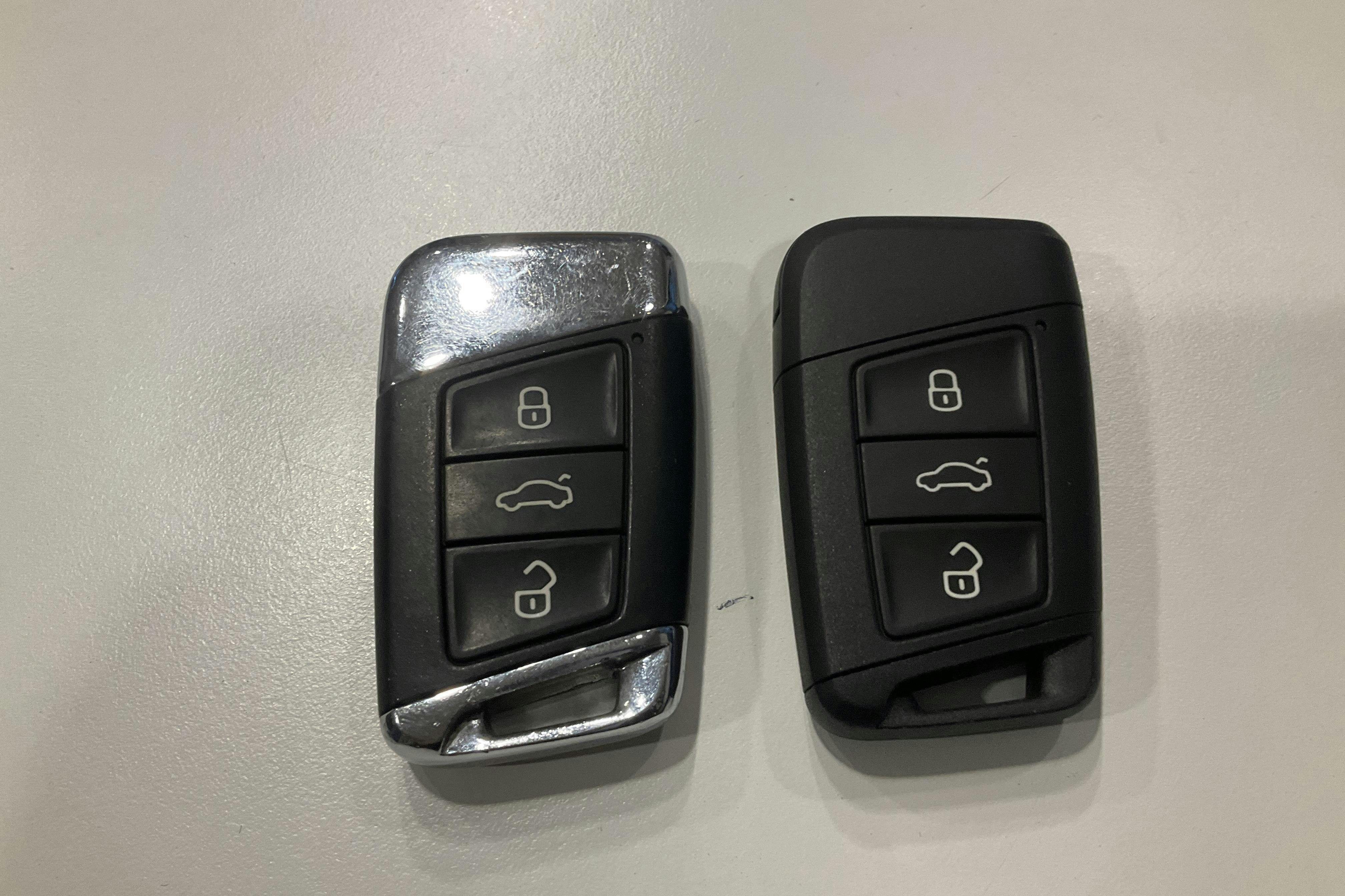 Presentationsfoto 20 av 20: VW Passat 1.5 TSI Sportscombi (150hk) - 13 428 mil - Automat - silver - 2020