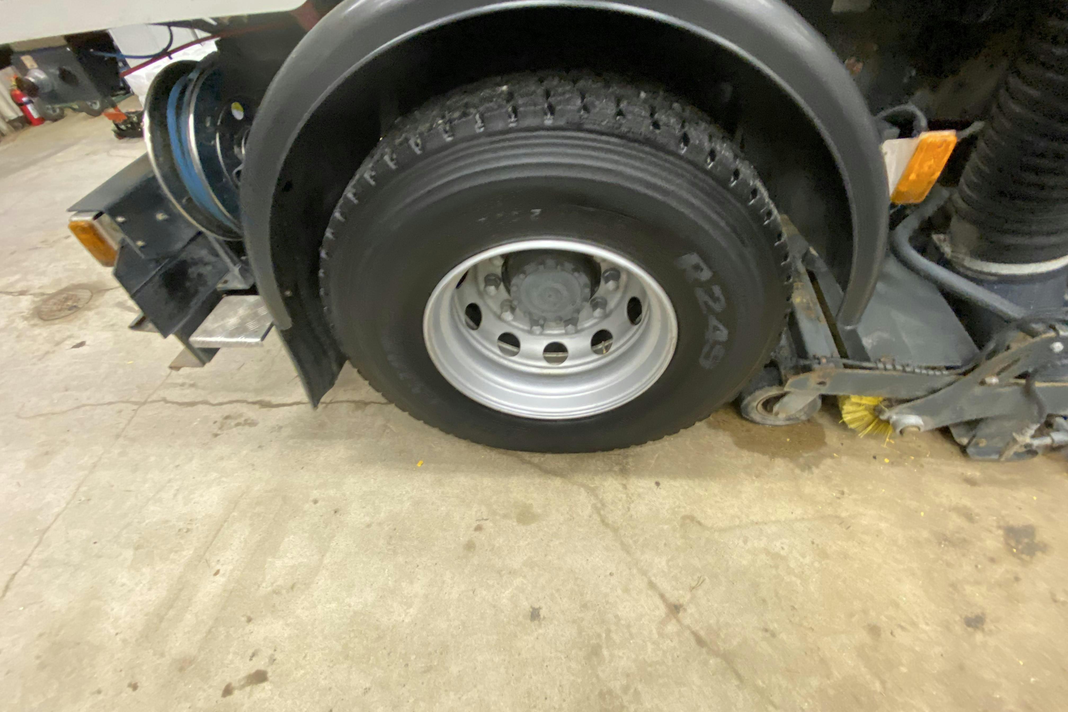 Presentation photo 63 of 63: Volvo FL240 - 74 408 km - Automatic - white - 2012