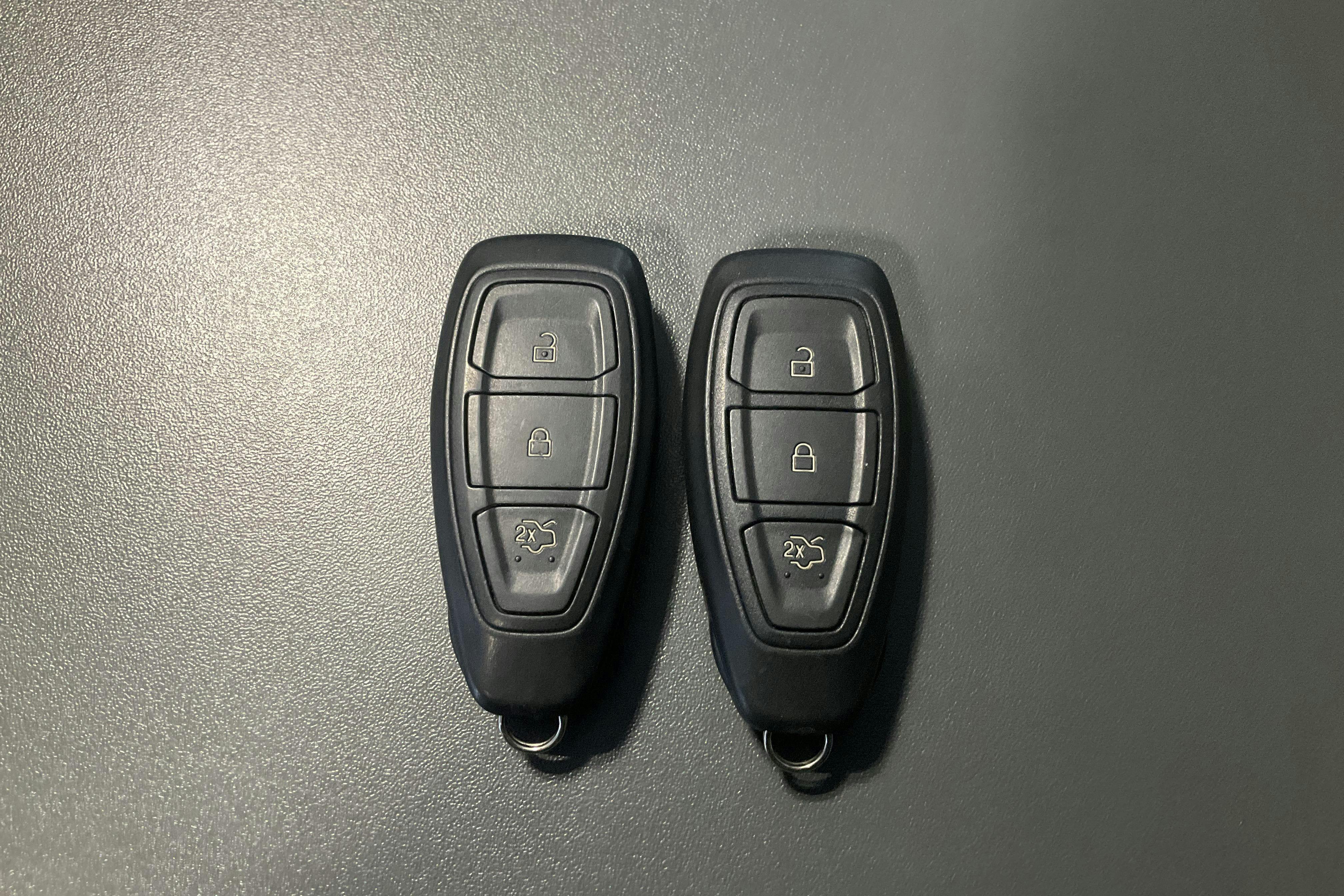 Presentation photo 12 of 12: Ford Kuga 2.0 TDCi AWD (150hk) - 168 670 km - Manual - white - 2019