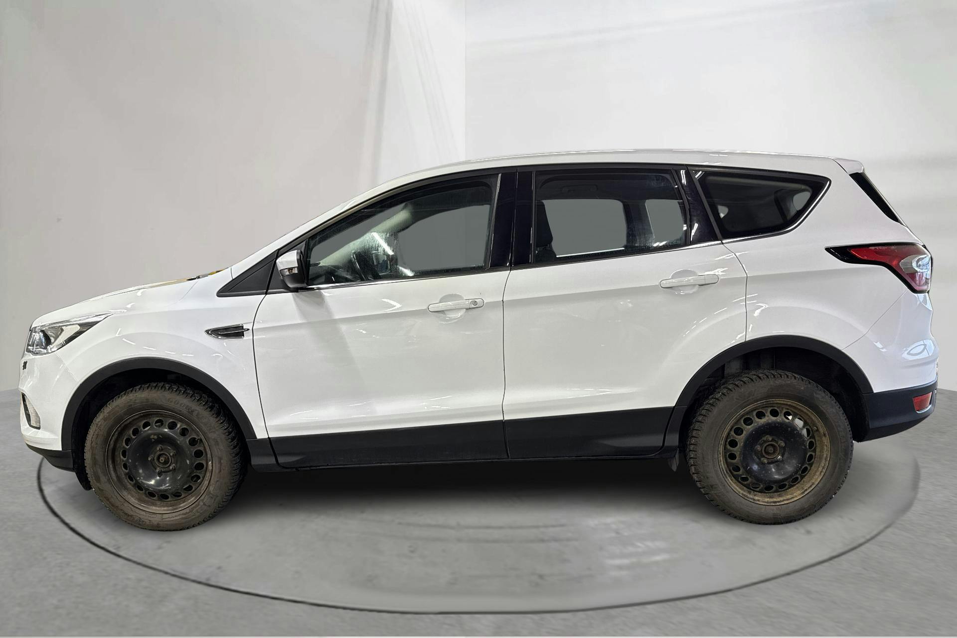 Presentation photo 2 of 12: Ford Kuga 2.0 TDCi AWD (150hk) - 168 670 km - Manual - white - 2019