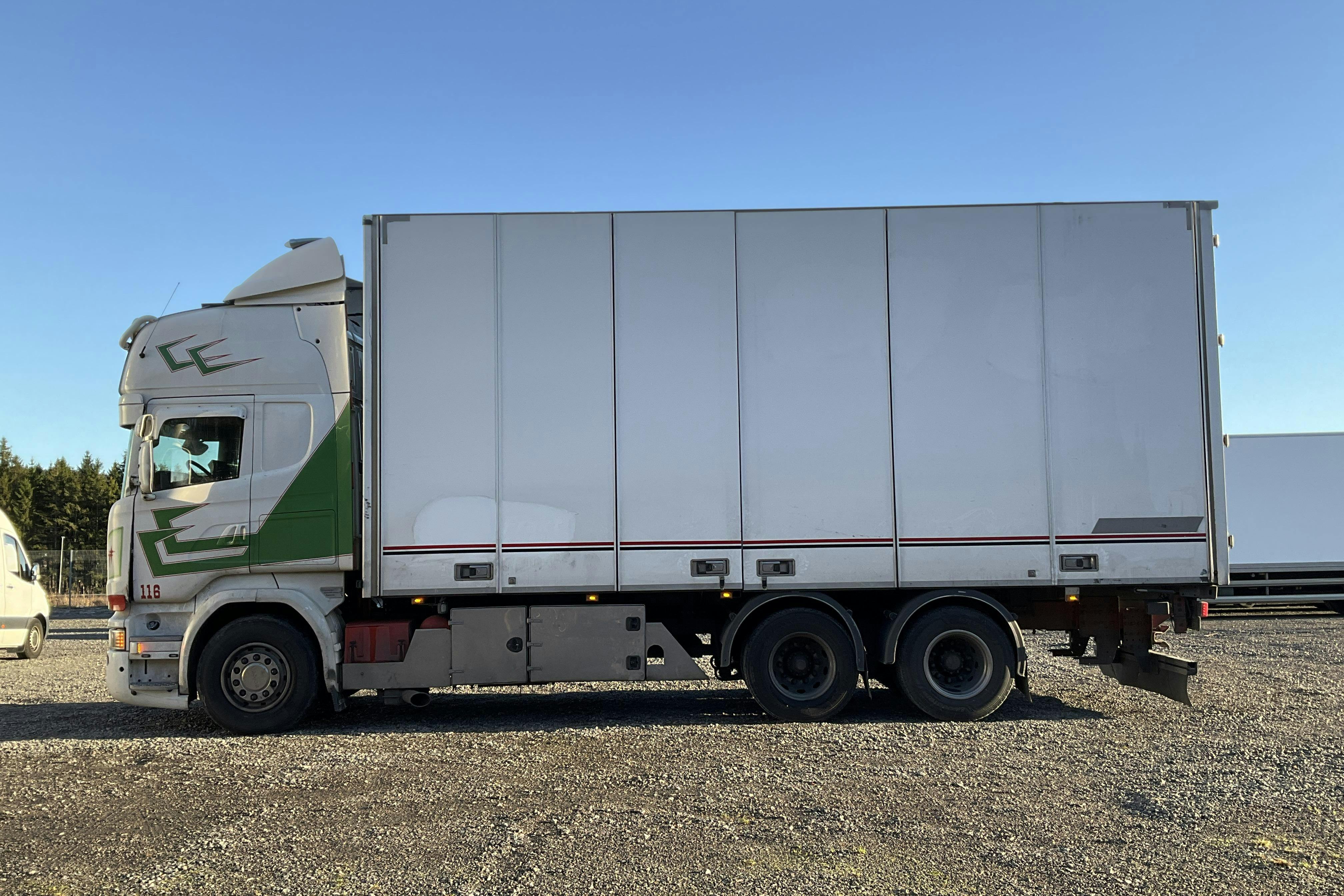 Esittelykuva 2 osoitteesta 41: Scania R490 - 1 128 372 km - Automaattinen - 2015