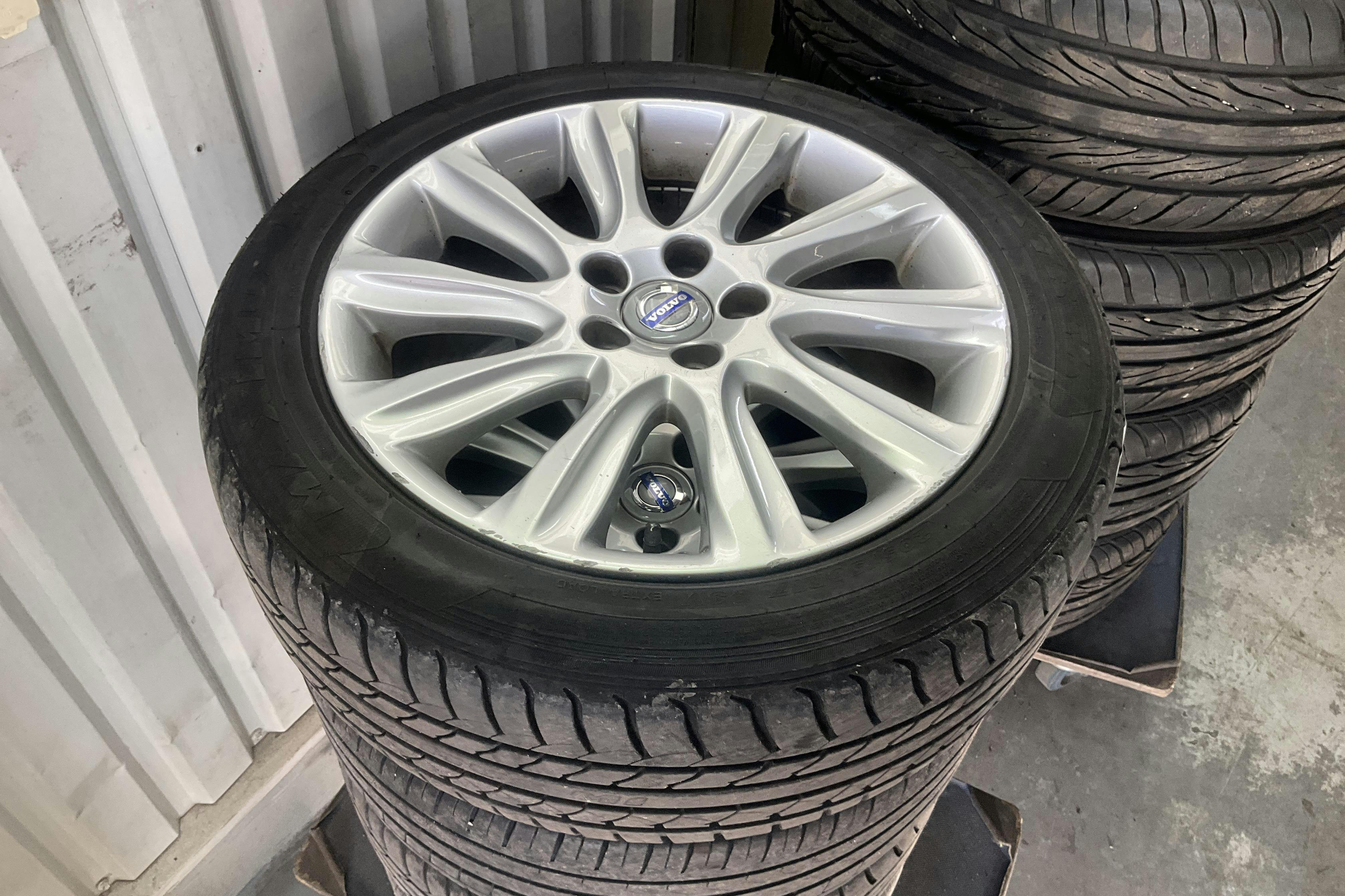 Esitlusfoto 17 aadressil 17: Volvo V40 D3 (150hk) - 83 160 km - Automaatne - hall - 2016