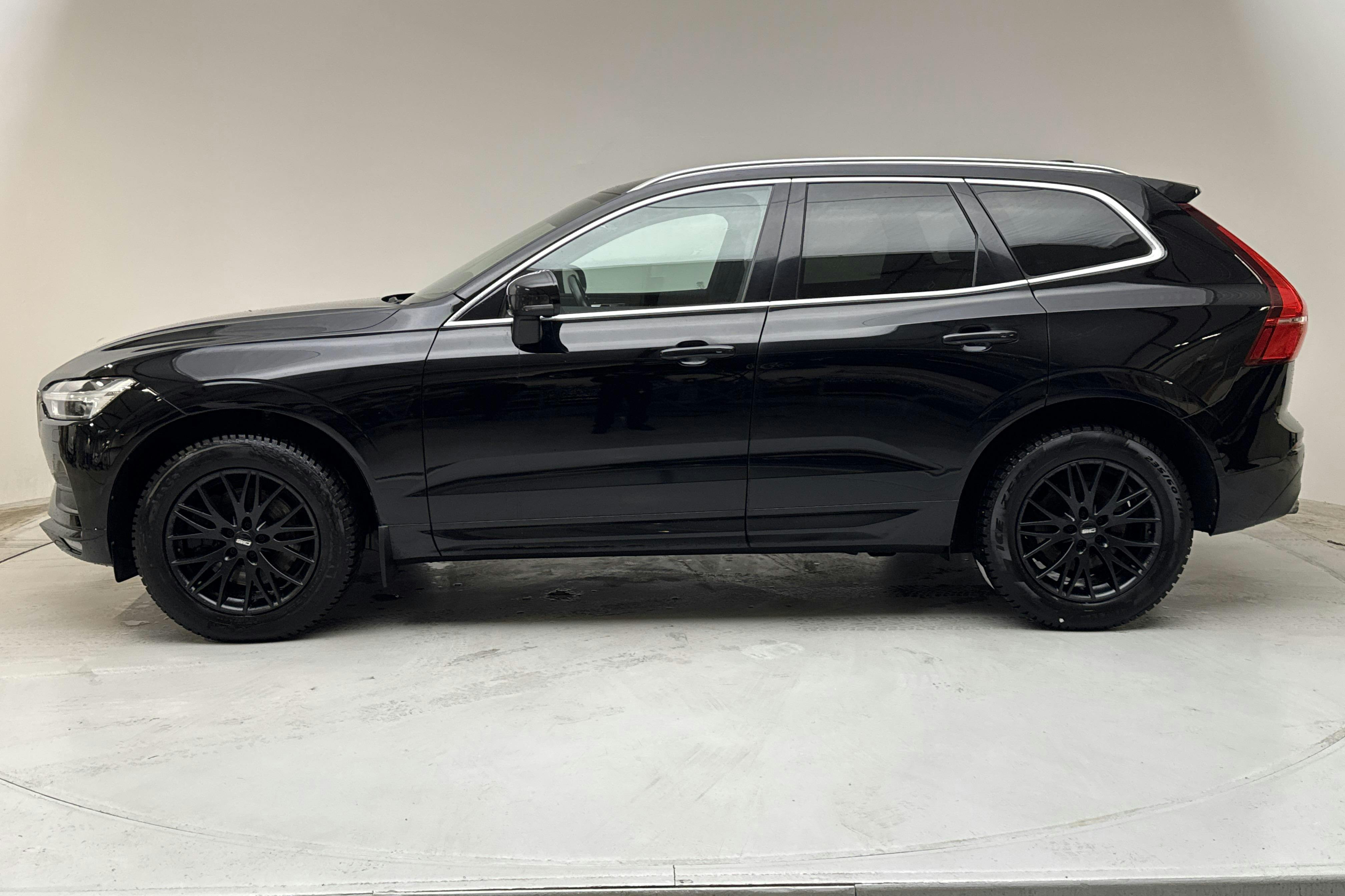 Presentation photo 2 of 19: Volvo XC60 D3 2WD (150hk) - 192 940 km - Manual - black - 2020