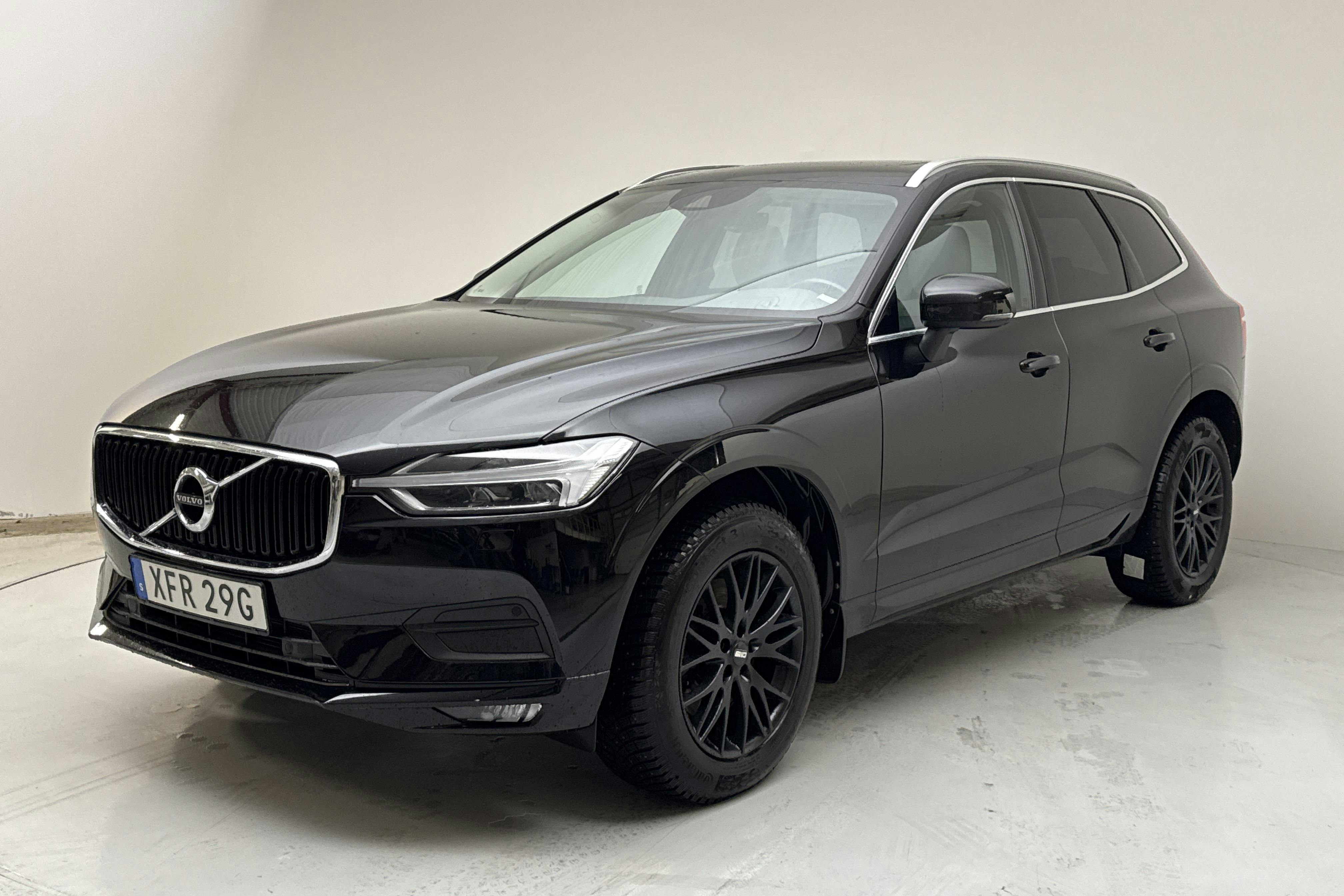 Presentation photo 1 of 19: Volvo XC60 D3 2WD (150hk) - 192 940 km - Manual - black - 2020