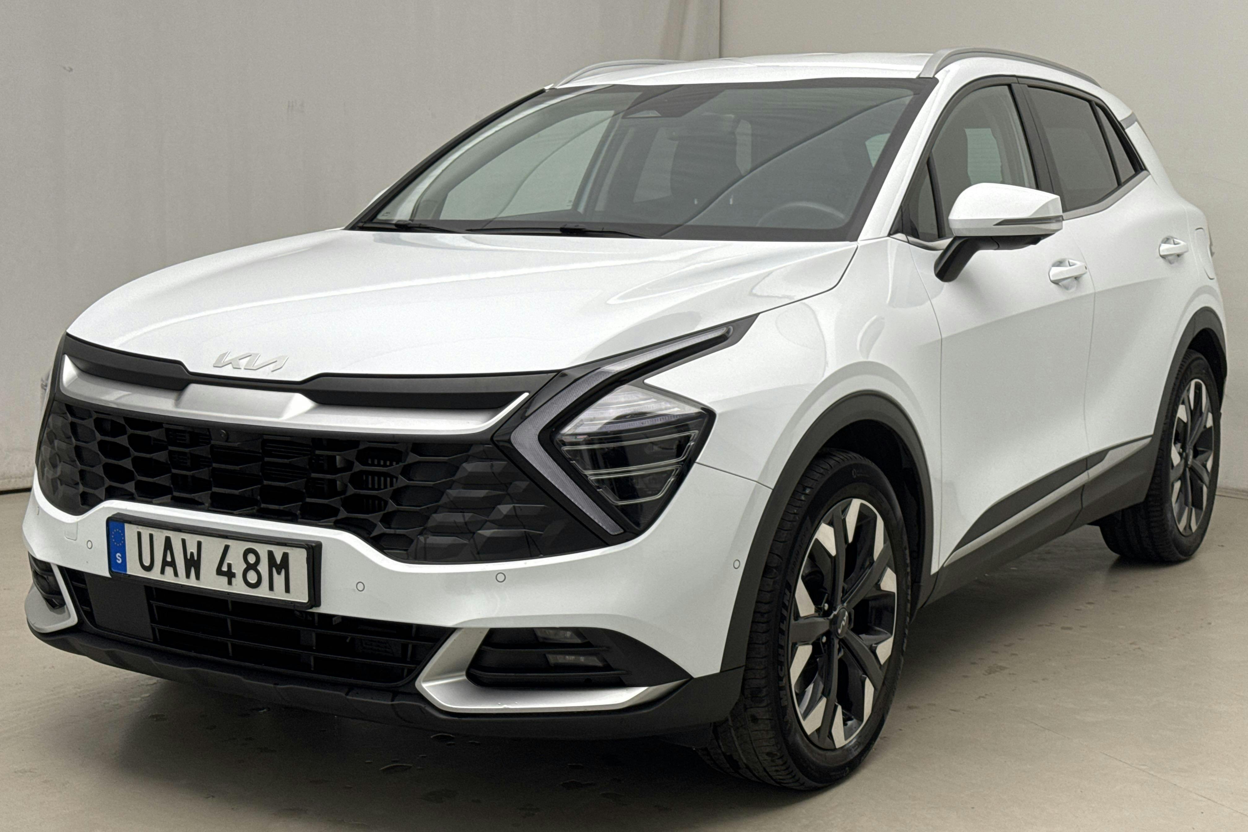 KIA Sportage PHEV AWD (265hk) - 10 322 mil - Automat - vit - 2022