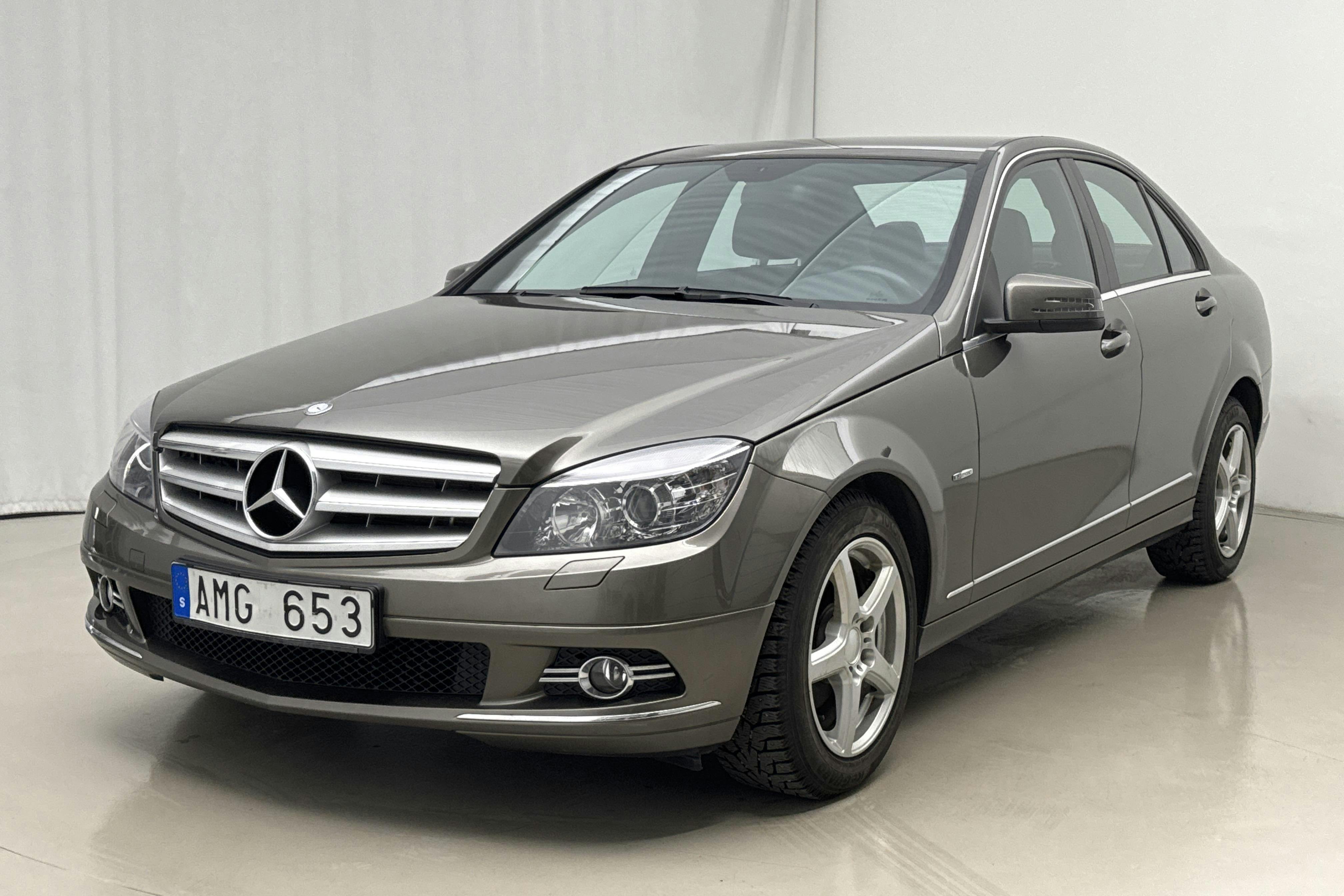 Mercedes C 180 CGI BlueEfficiency W204 (156hk) - 8 630 mil - Automat - silver - 2010