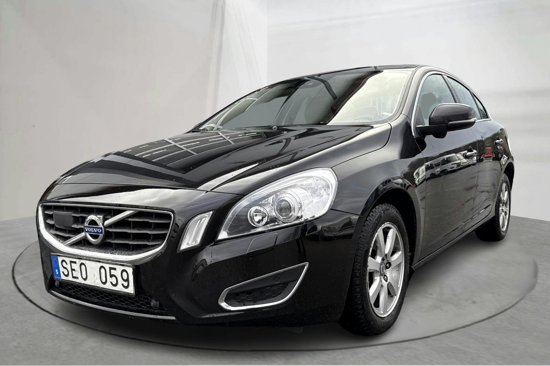 Volvo S60 D5 (215hk) - 17 208 mil - Automat - svart - 2013