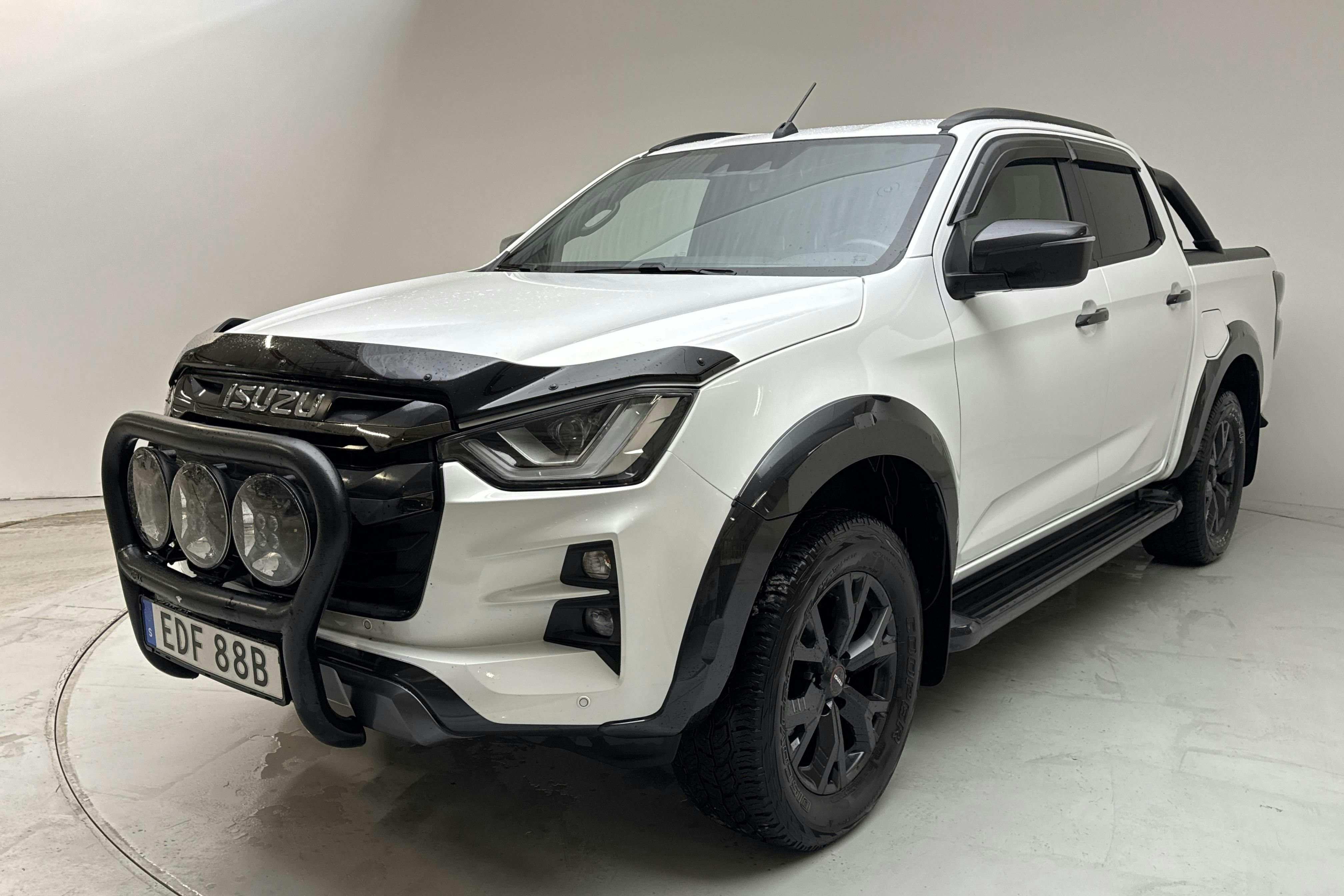 Presentationsfoto 1 av 14: Isuzu D-MAX 1.9 DDI 4WD (164hk) - 4 191 mil - Automat - vit - 2023