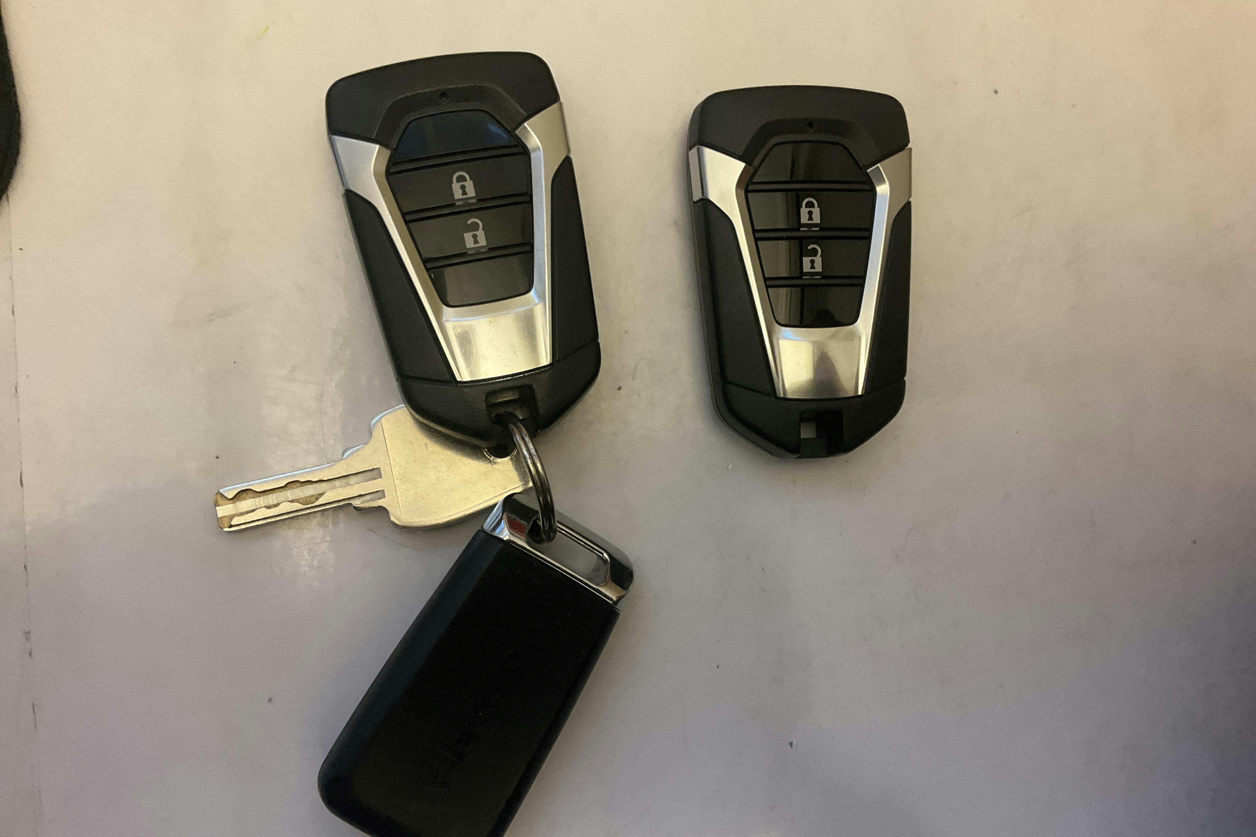 Presentationsfoto 14 av 14: Isuzu D-MAX 1.9 DDI 4WD (164hk) - 4 191 mil - Automat - vit - 2023