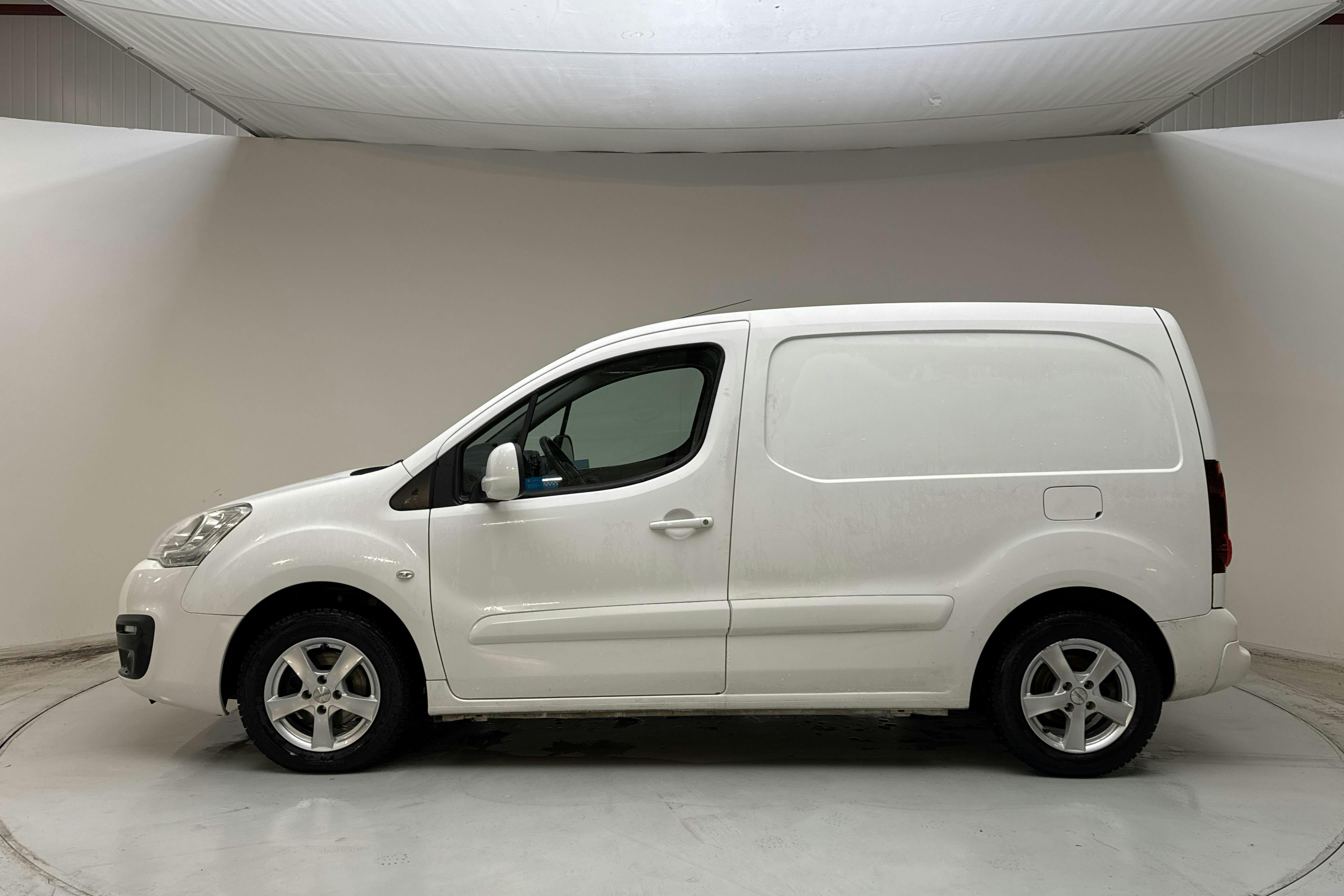 Presentation photo 2 of 12: Peugeot Partner 1.6 HDI Skåp (75hk) - 45 940 km - Manual - white - 2016