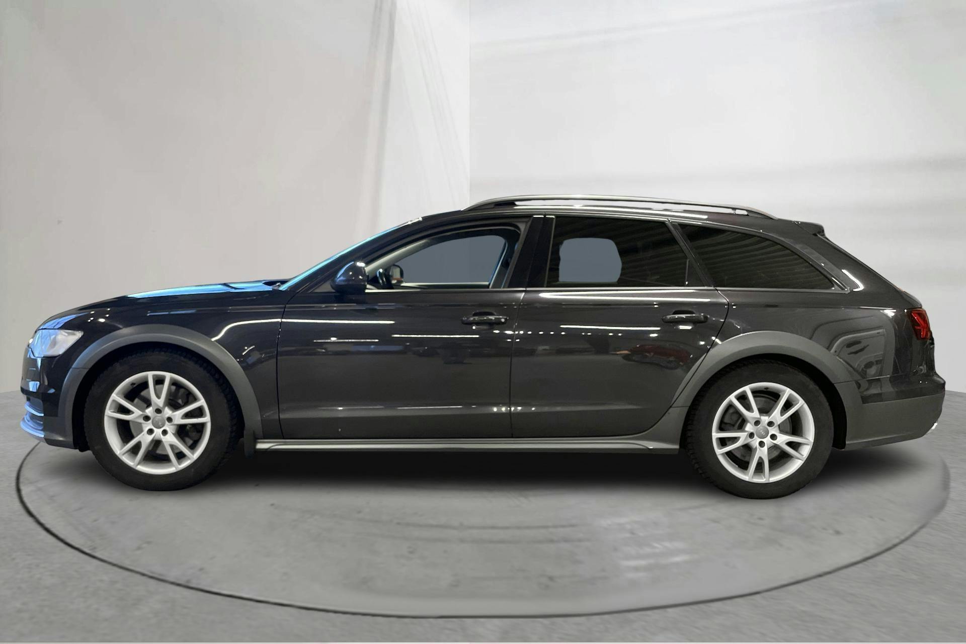 Presentationsfoto 2 av 14: Audi A6 Allroad 3.0 TDI quattro (218hk) - 29 220 mil - Automat - grå - 2017