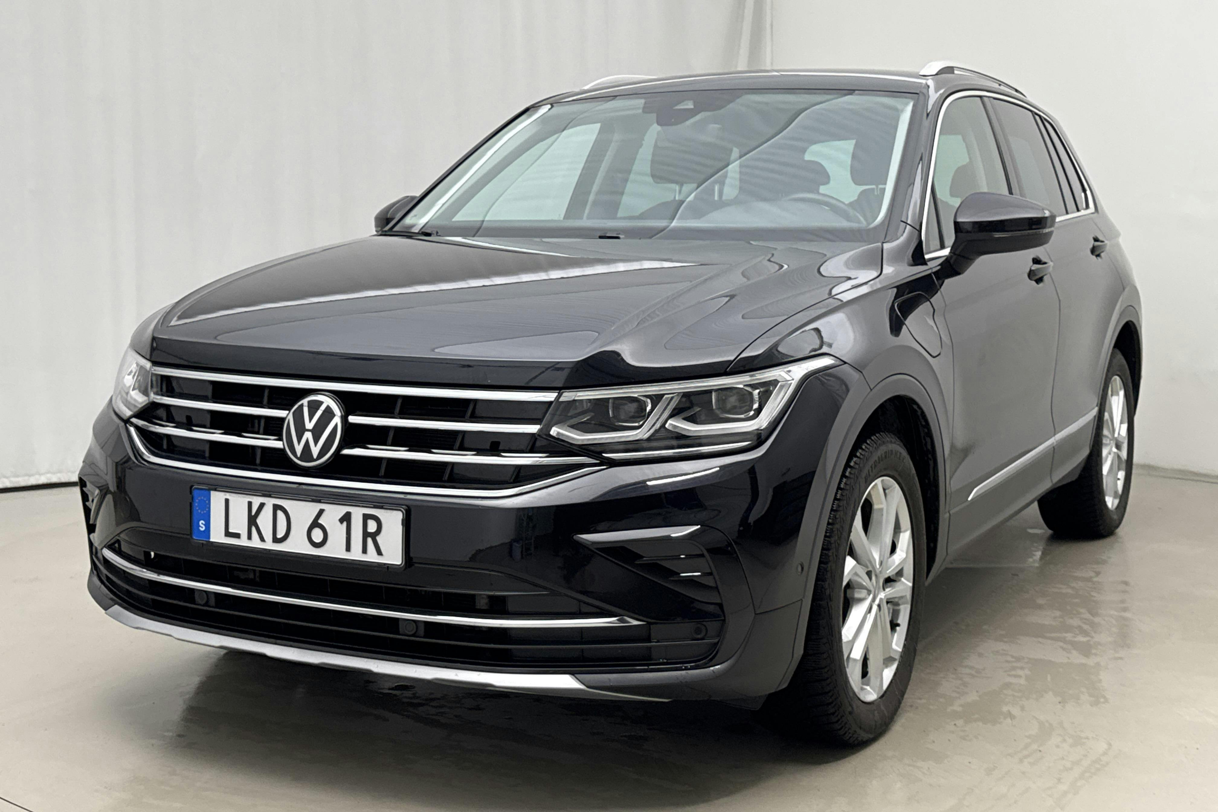 Presentation photo 1 of 21: VW Tiguan 1.4 TSI eHybrid (245hk) - 72 150 km - Automatic - black - 2022
