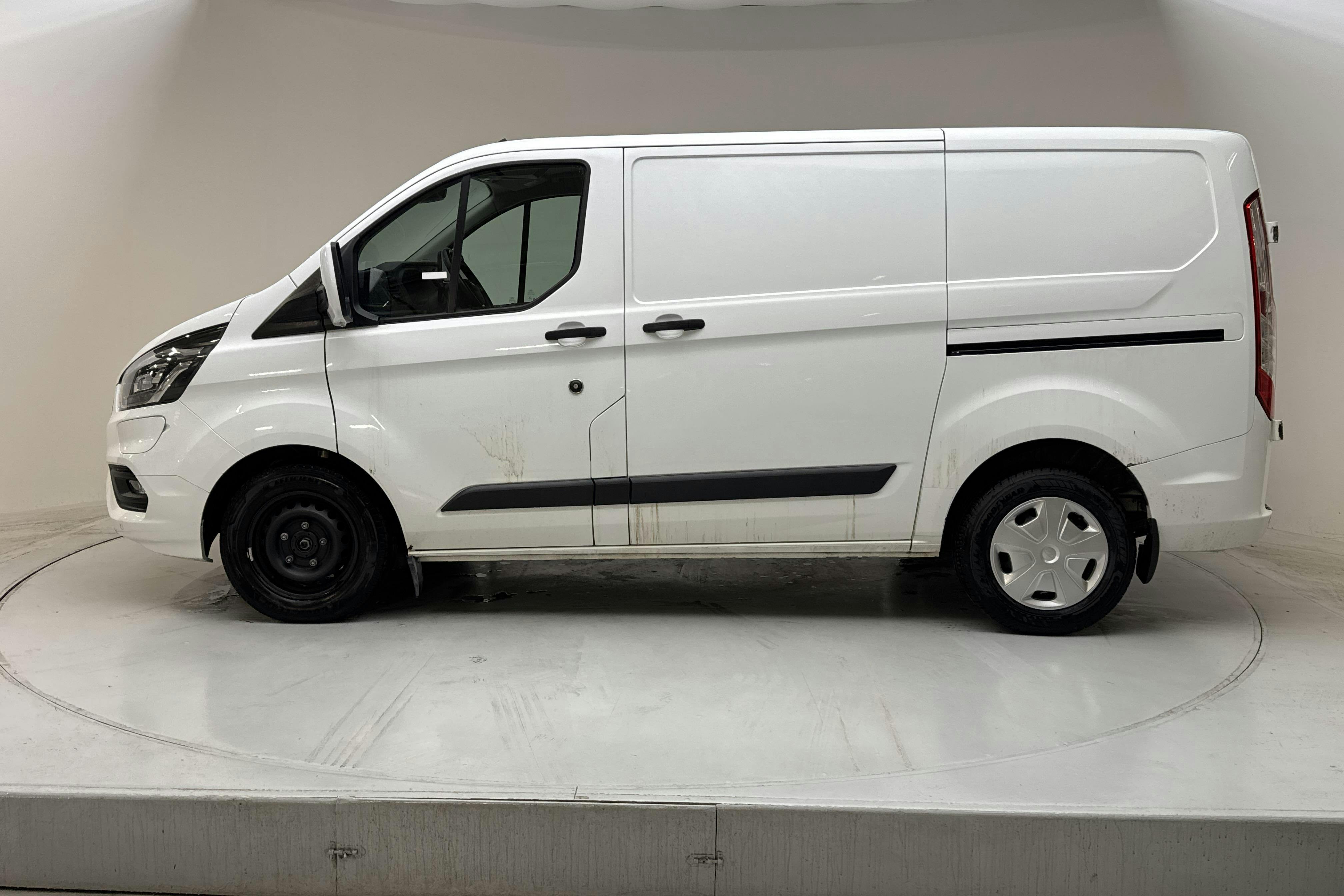 Presentation photo 2 of 13: Ford Transit Custom 340 PHEV (120hk) - 108 830 km - Automatic - white - 2022