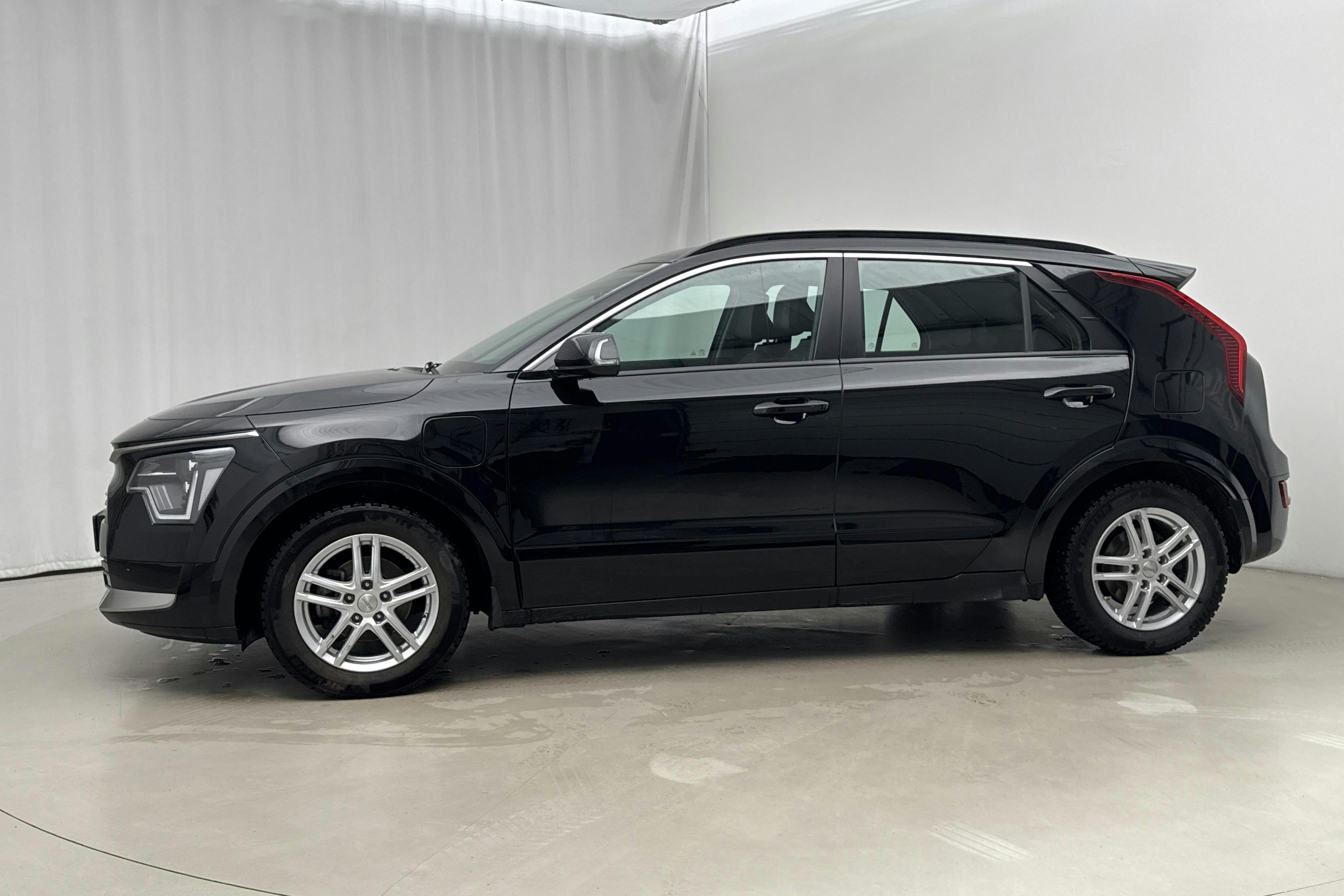Presentationsfoto 2 av 22: KIA Niro Plug-in Hybrid (183hk) - 17 835 mil - Automat - svart - 2023