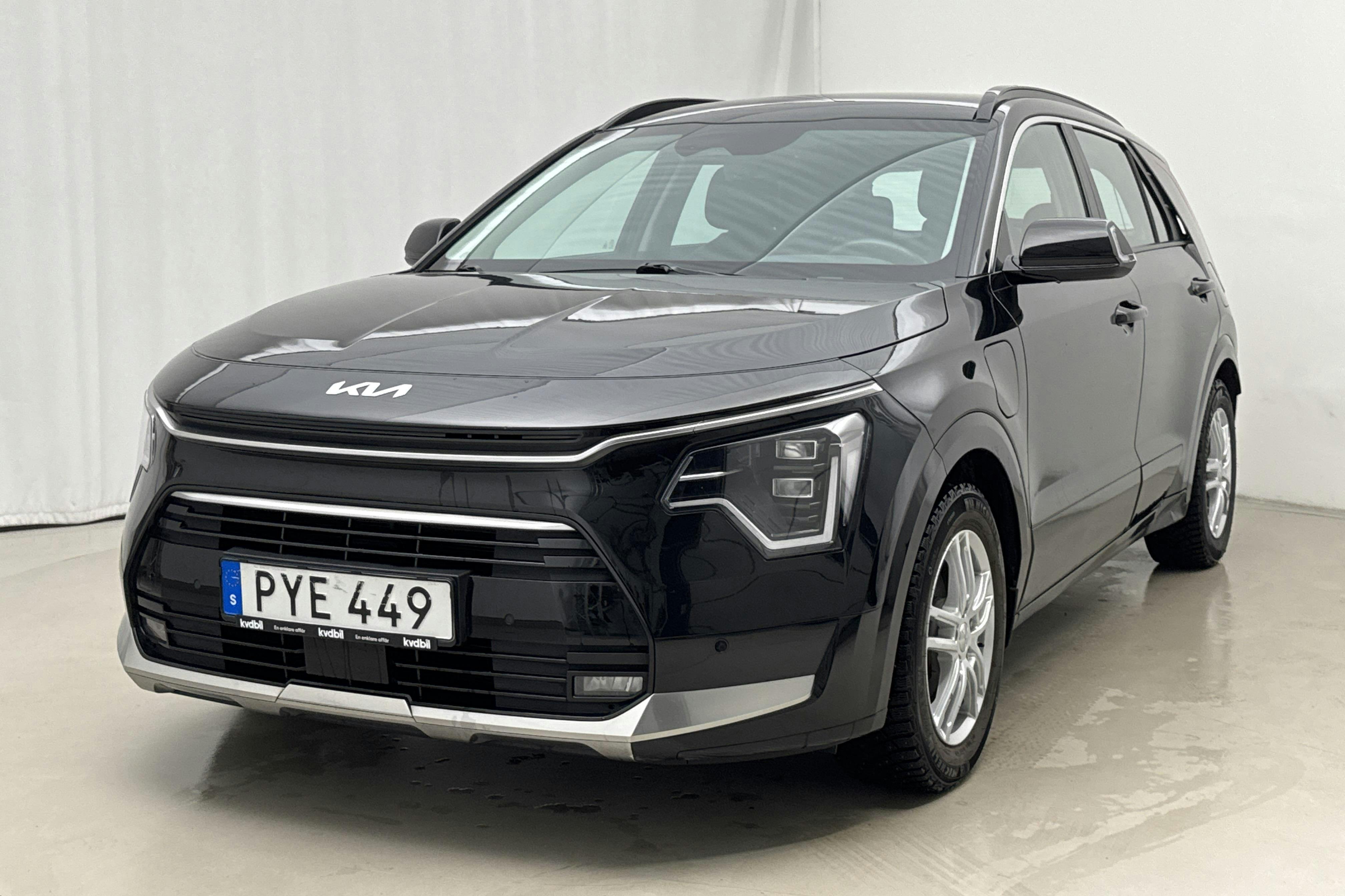 Presentationsfoto 1 av 22: KIA Niro Plug-in Hybrid (183hk) - 17 835 mil - Automat - svart - 2023