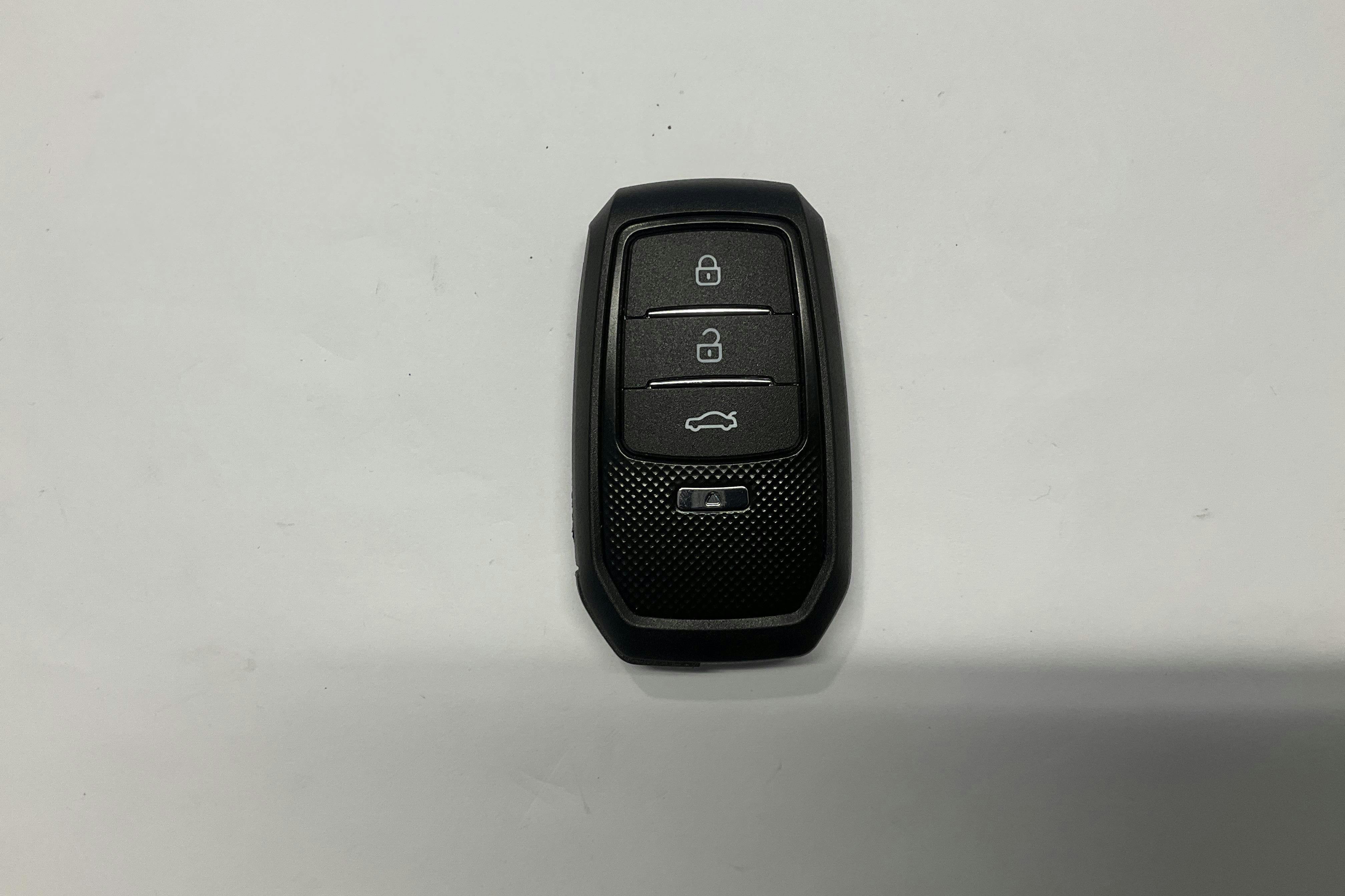 Presentation photo 12 of 12: Toyota Prius 1.8 HSD (99hk) - 109 350 km - Automatic - red - 2016