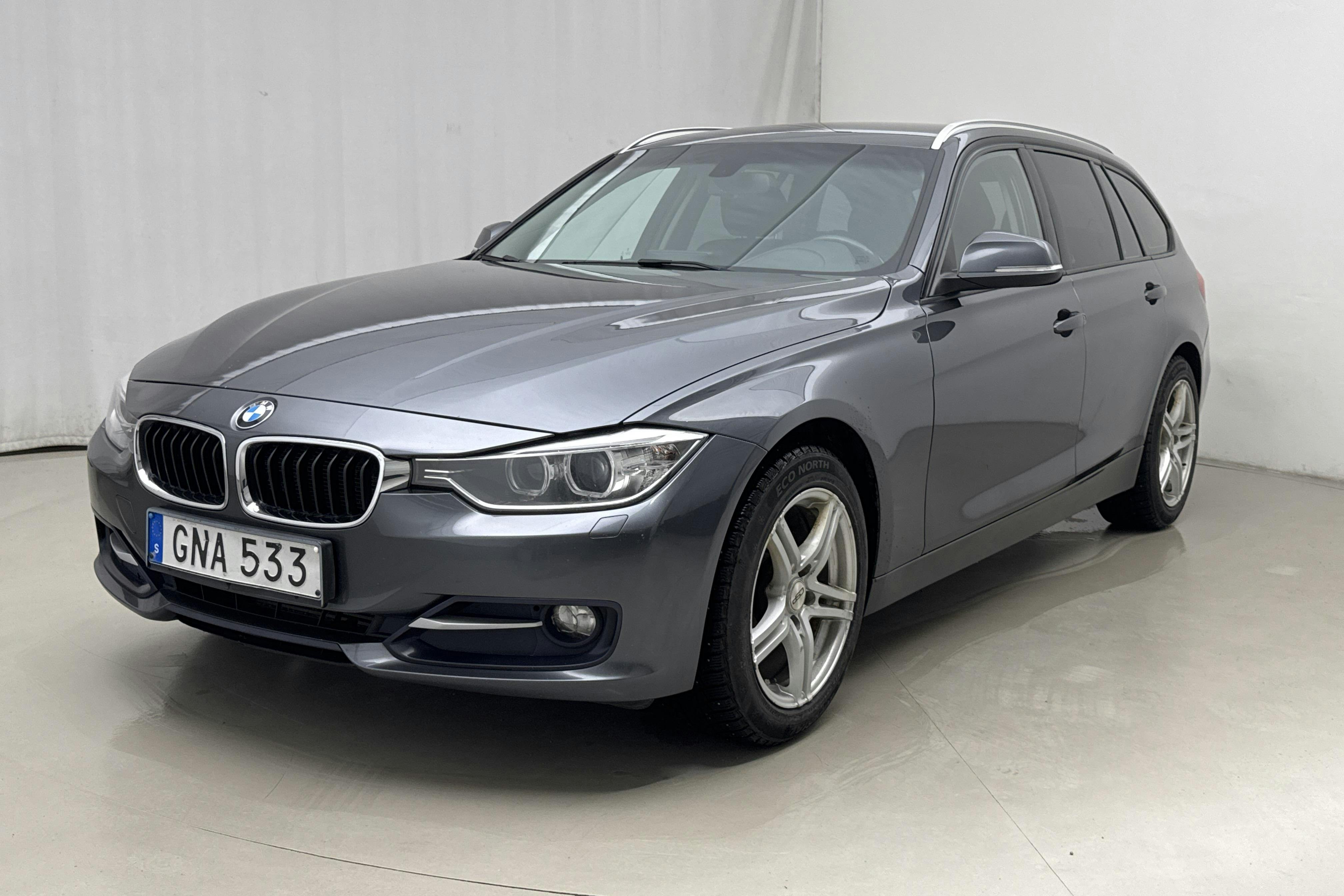 Presentation photo 1 of 17: BMW 320d xDrive Touring, F31 (184hk) - 187 740 km - Automatic - gray - 2015