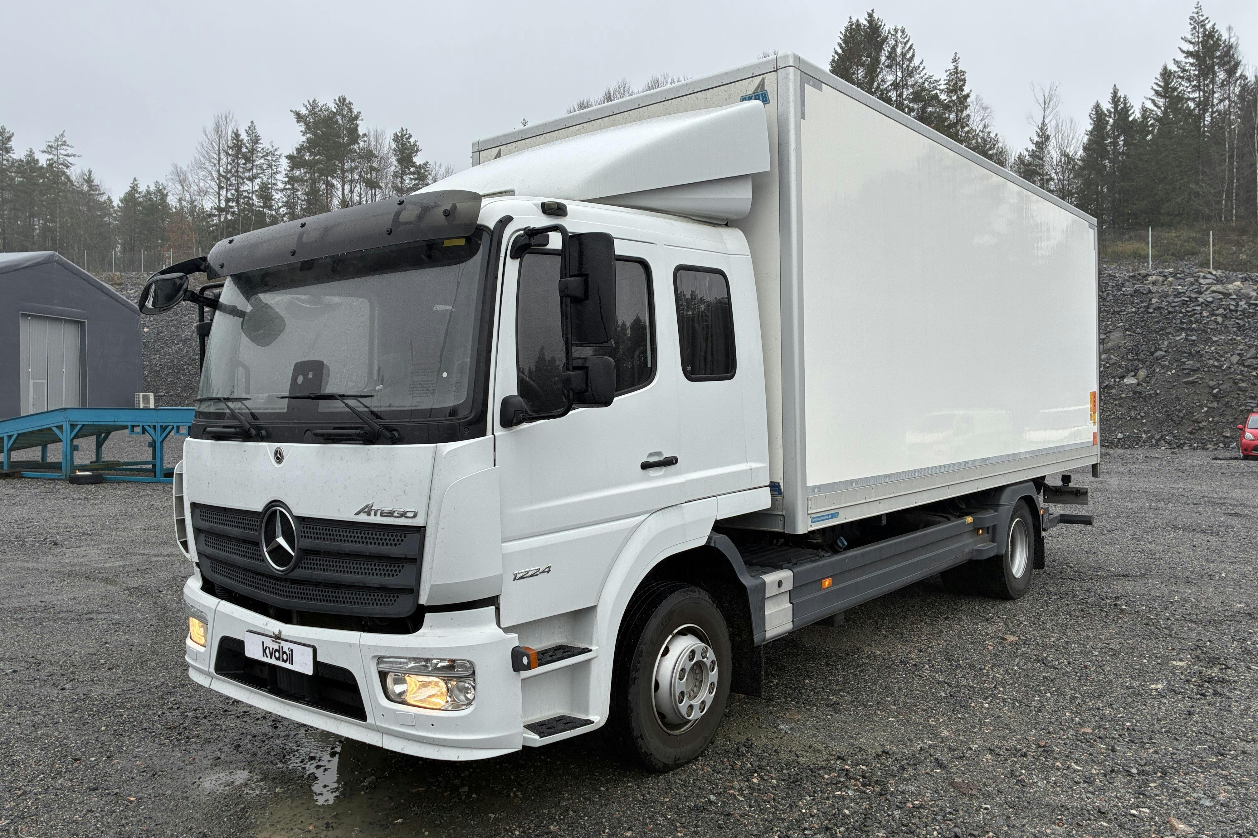 Presentation photo 1 of 81: MERCEDES-BENZ ATEGO MERCEDES-BENZ ATEGO - 33 910 km - Automatic - white - 2021