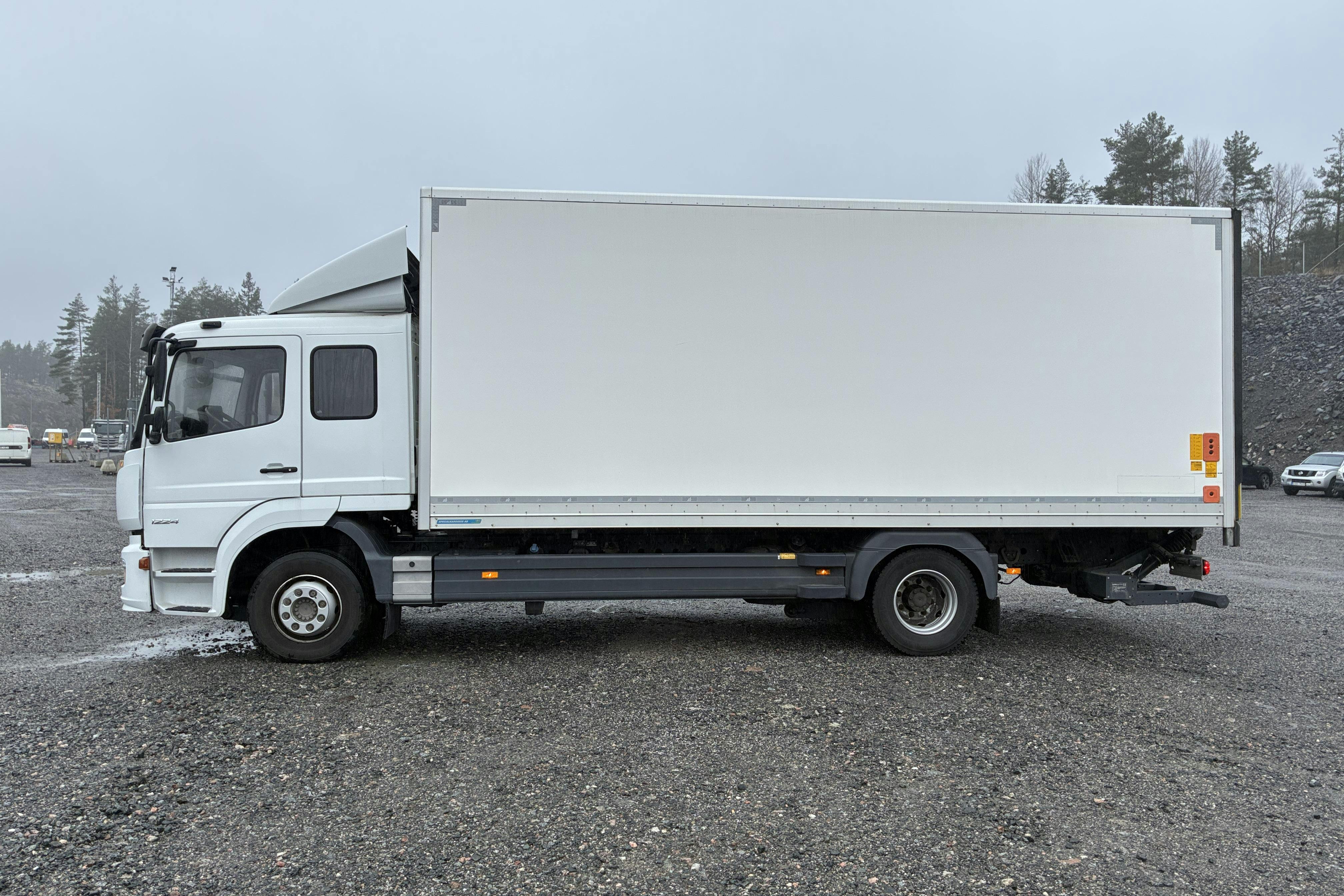 Presentation photo 2 of 81: MERCEDES-BENZ ATEGO MERCEDES-BENZ ATEGO - 33 910 km - Automatic - white - 2021